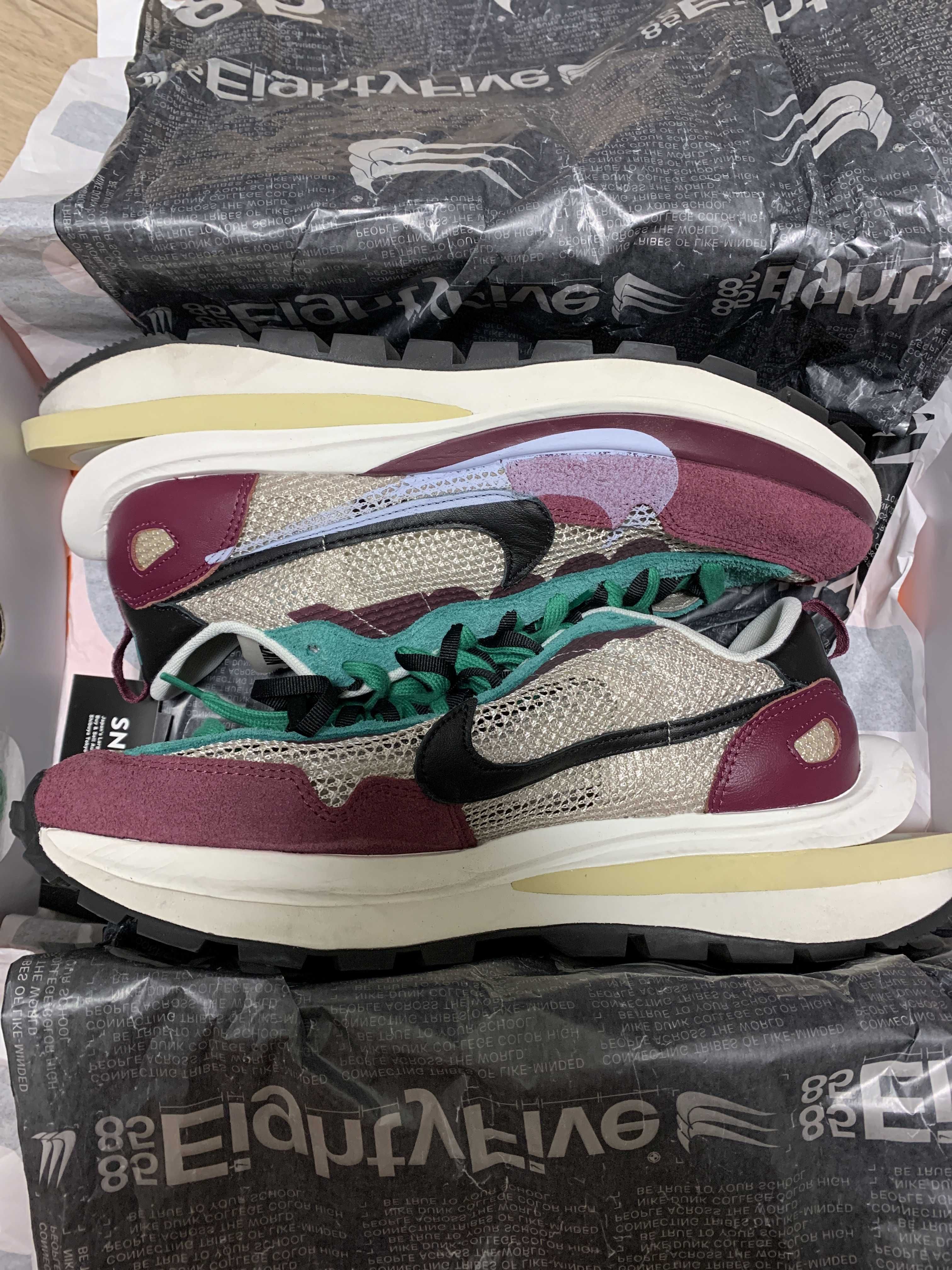 sacai × Nike Vapor Waffle "String/Red/Green"