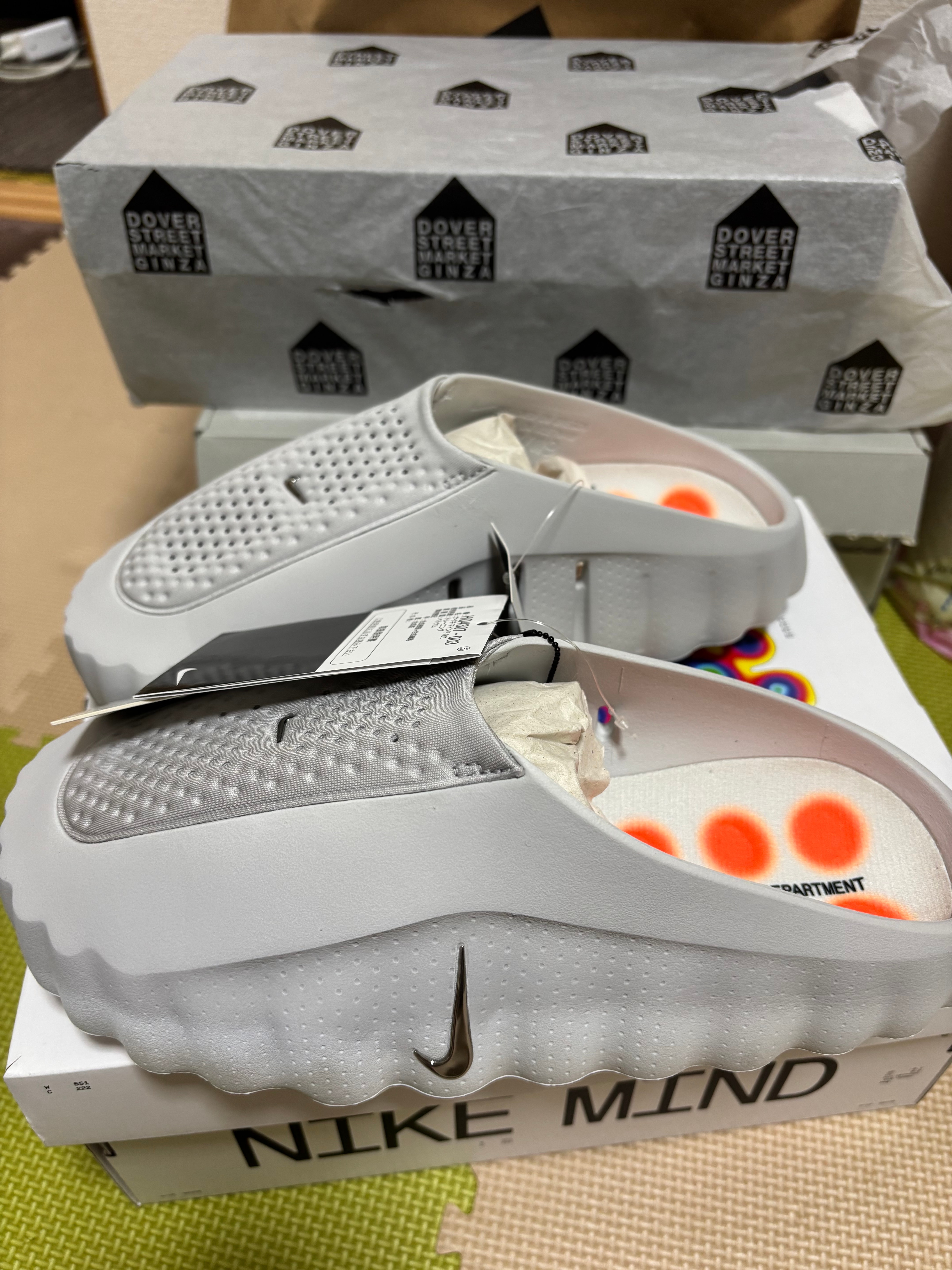Nike Mind 001 Mules "Light Smoke Grey/Hyper Crimson"