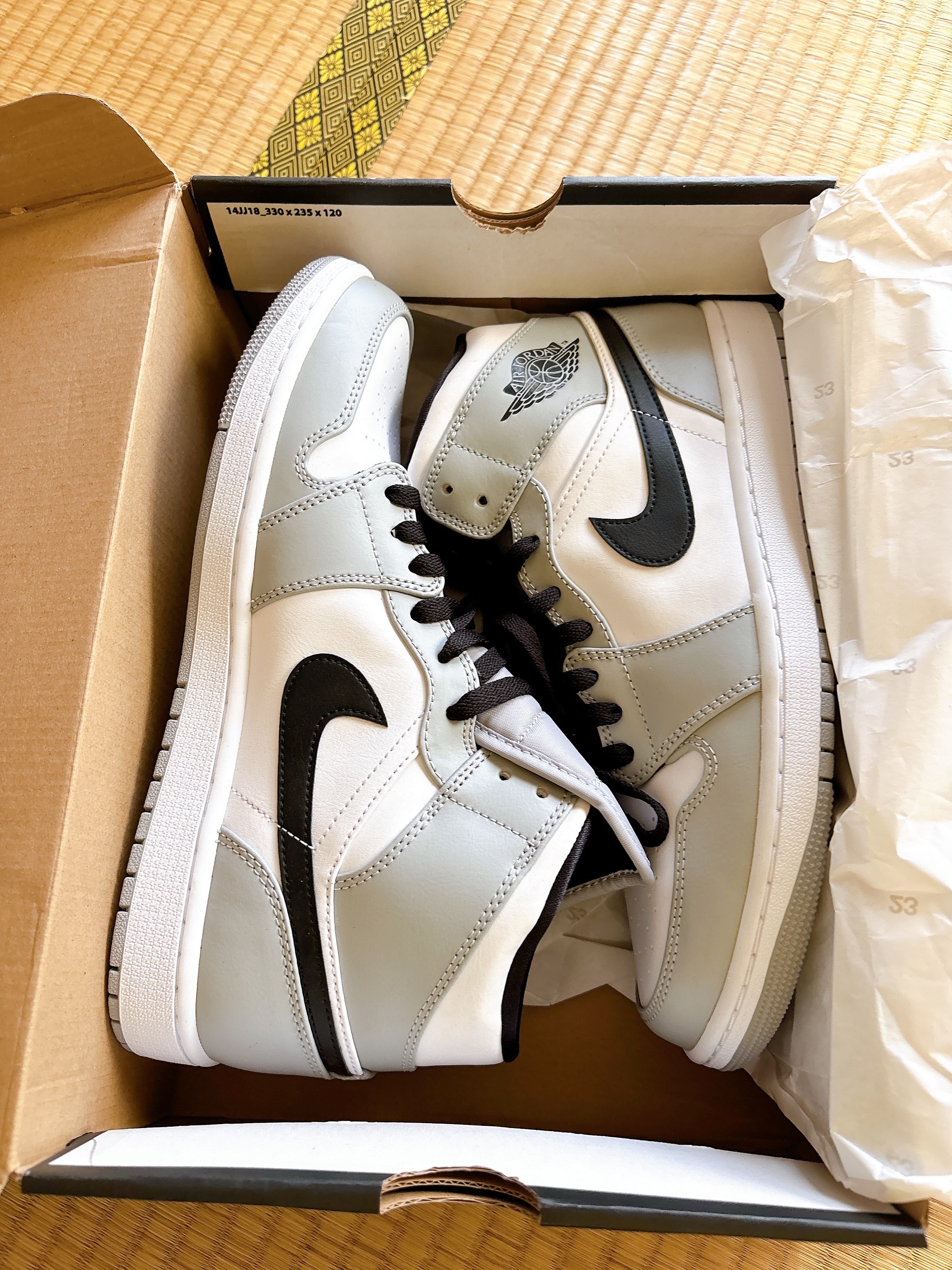 Nike Air Jordan 1 Mid "Light Smoke Grey/White/Black"