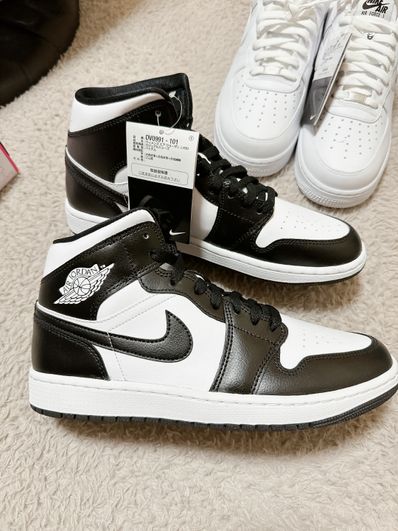 Nike Women's Air Jordan 1 Mid "Black/White"