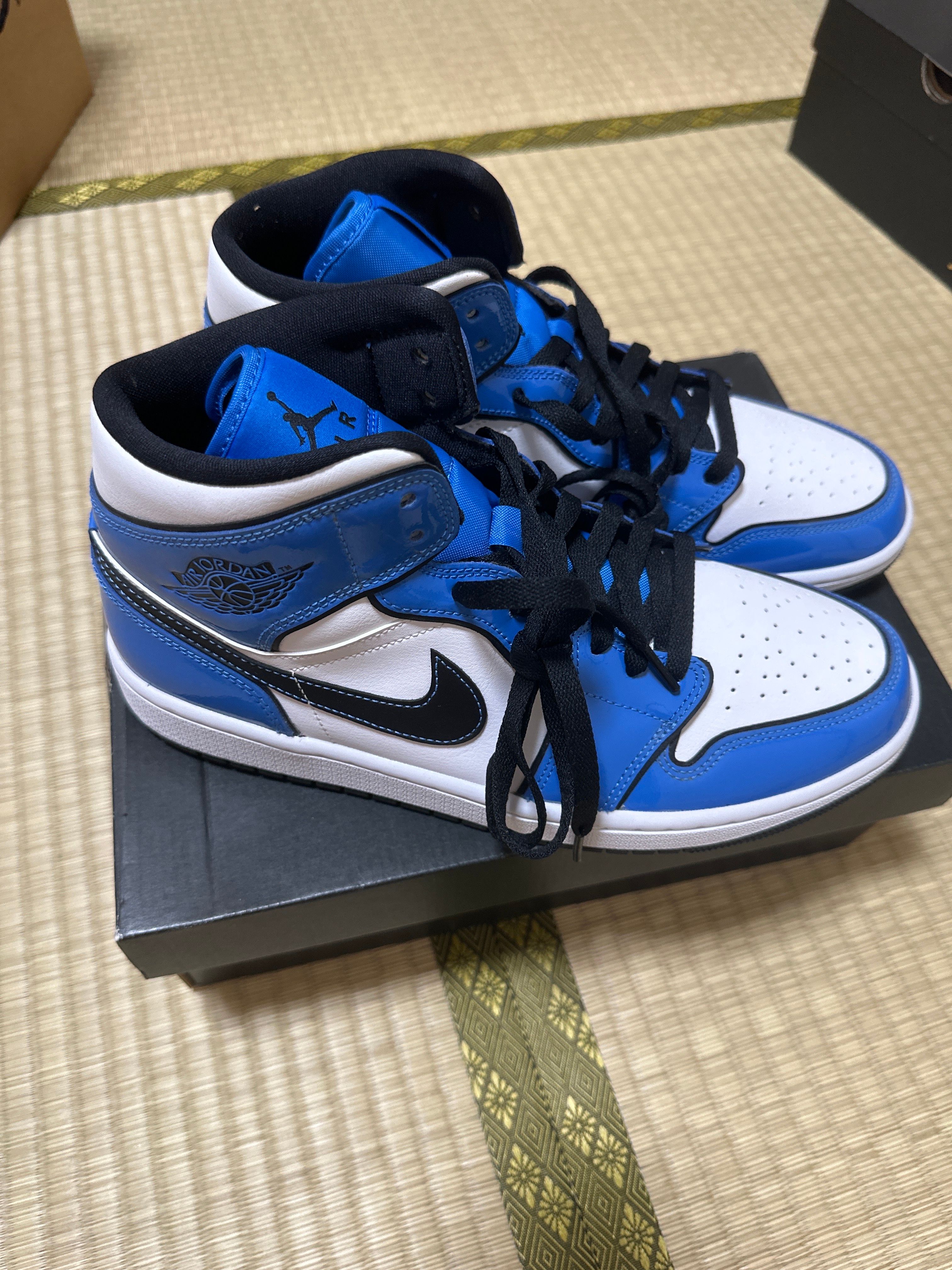 Nike Air Jordan 1 Mid SE "Signal Blue"