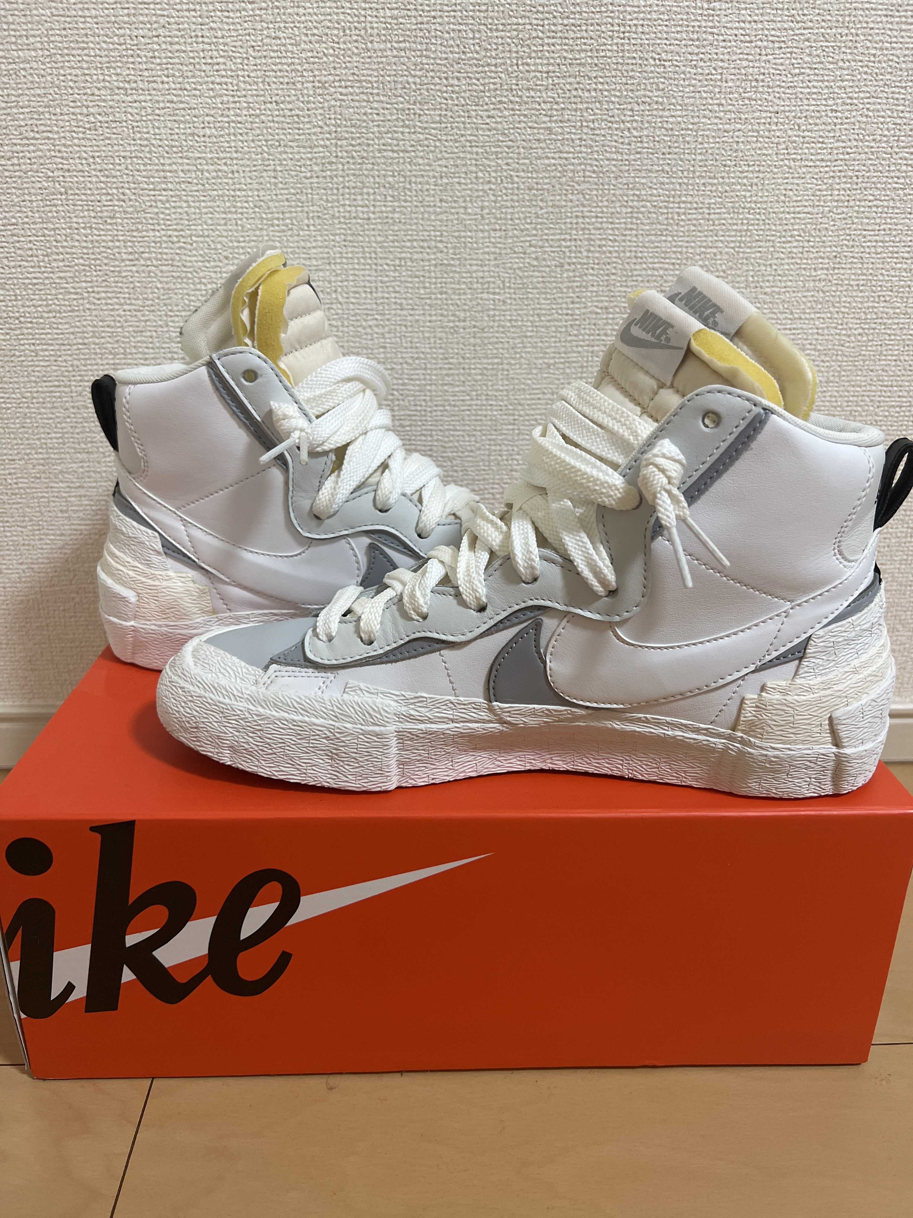 sacai × NIKE BLAZER MID "WHITE/WOLF GREY"