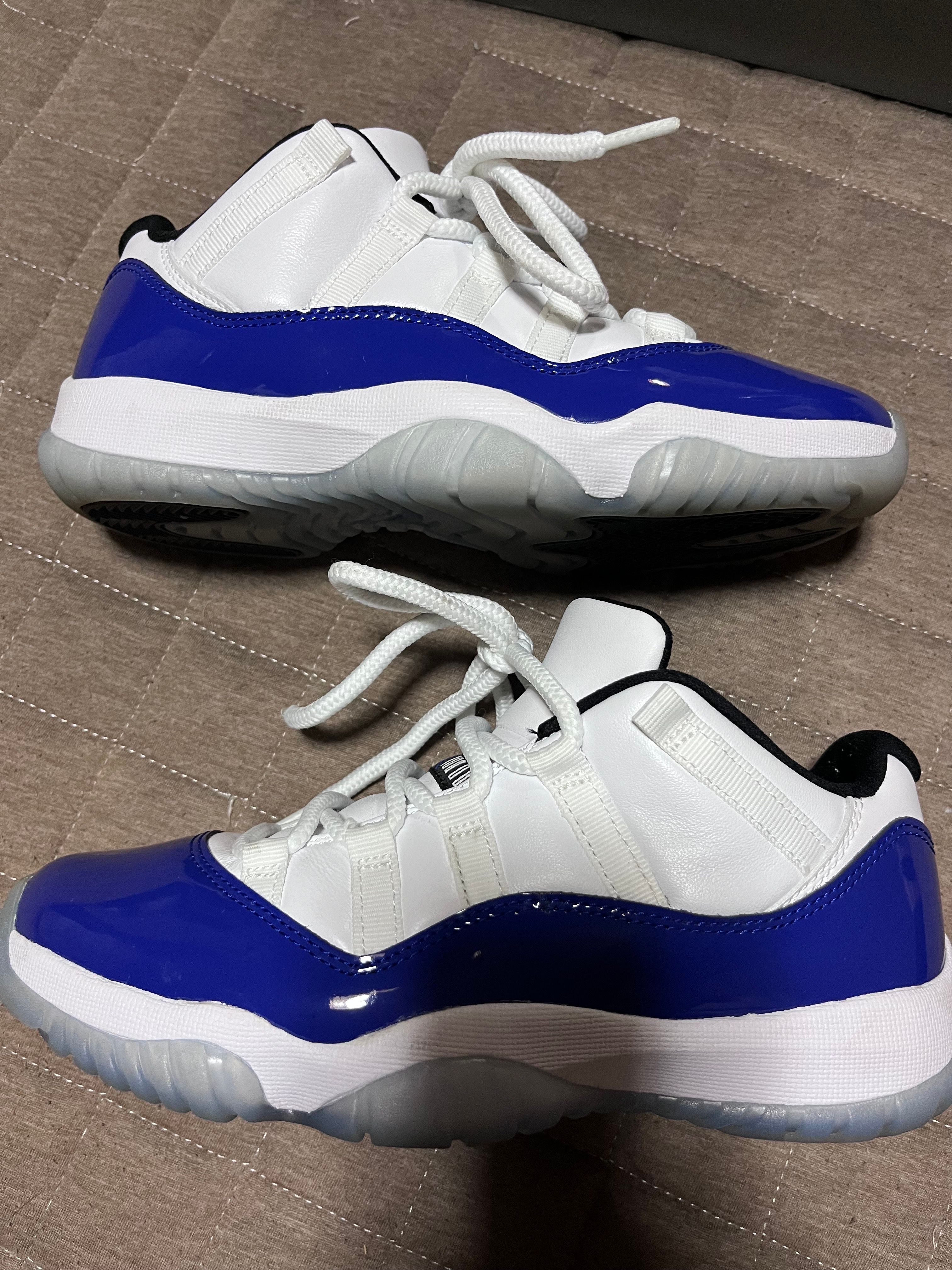 NIKE Women's AIR JORDAN 11 LOW "CONCORD SKETCH"