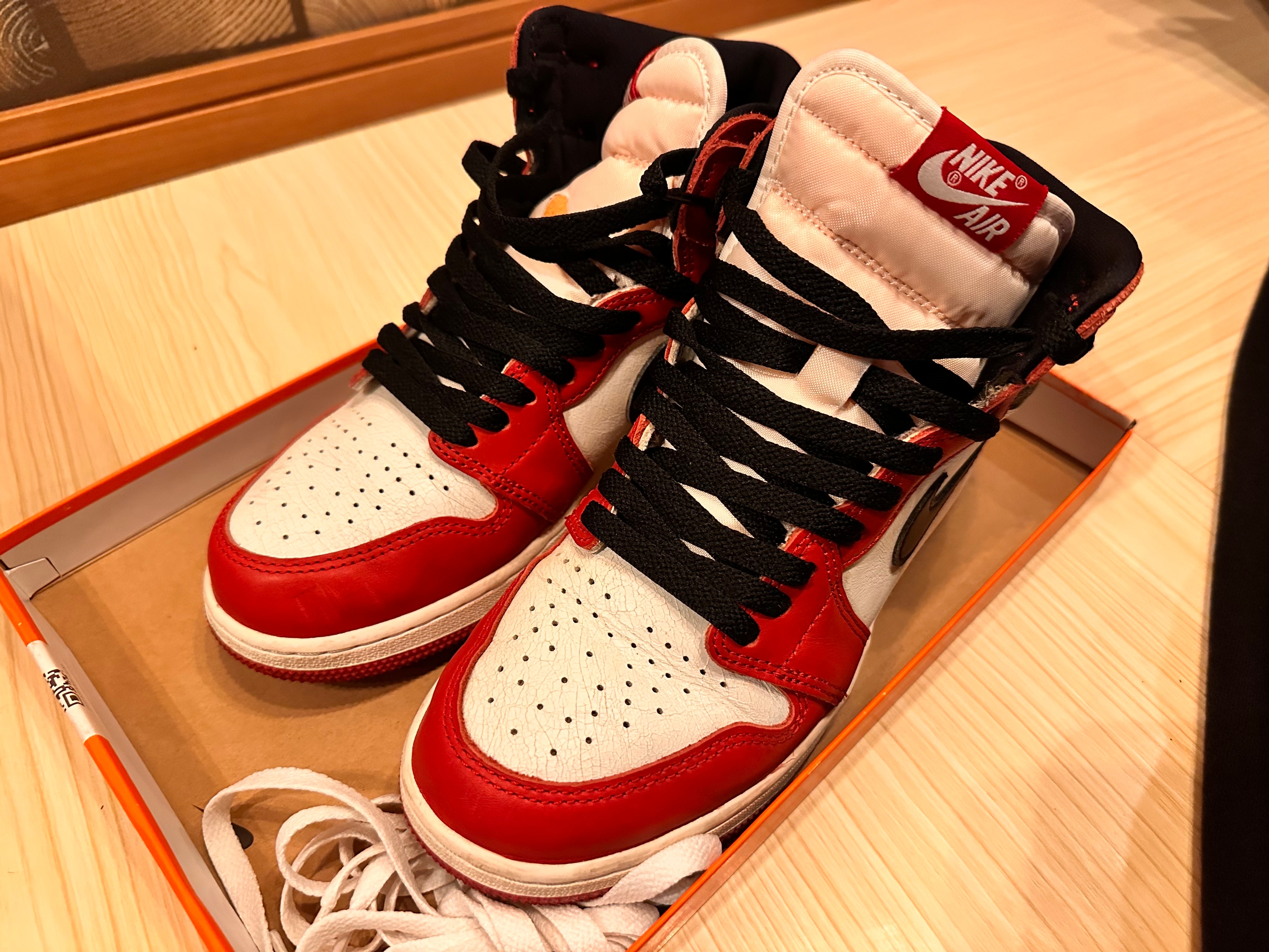 Nike GS Air Jordan 1 High OG "Lost & Found/Chicago"