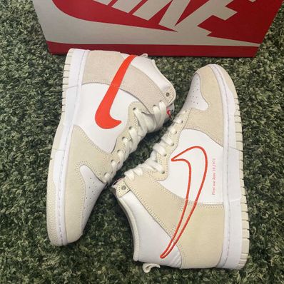NIKE Women's DUNK HIGH SE FIRST USE "WHITE/ORANGE"