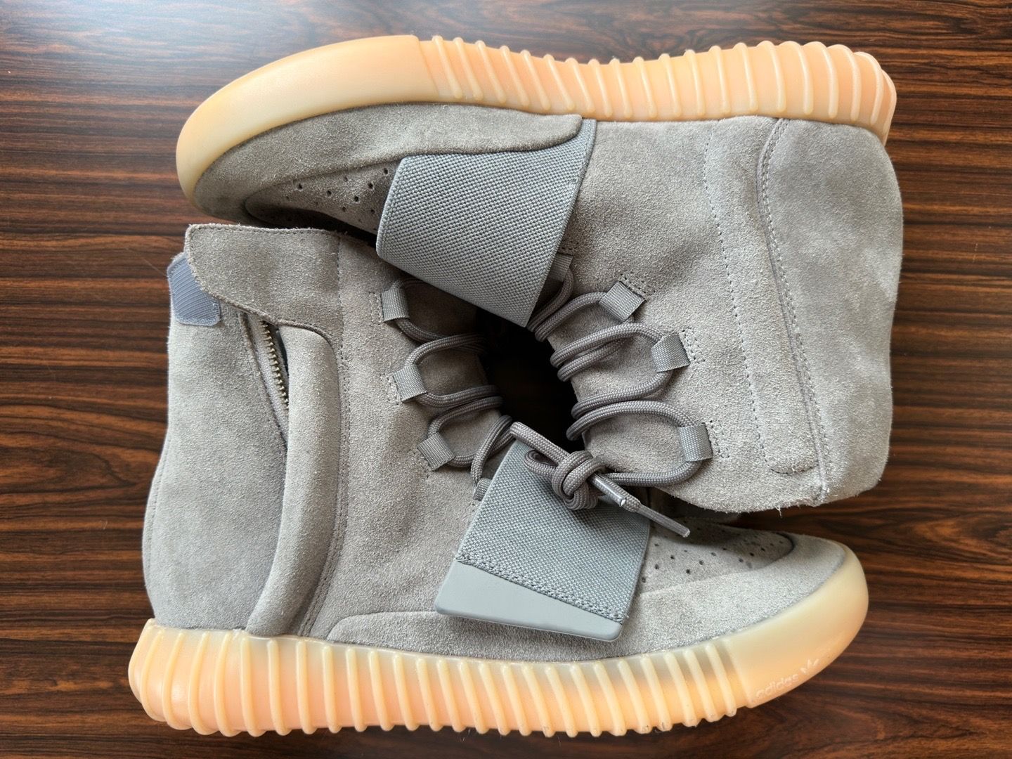 adidas Yeezy Boost 750 "Light Grey Glow In The Dark"