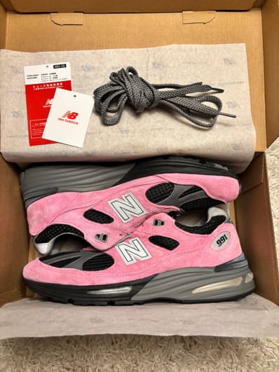 New Balance 991V2 "Black/Pink" (Japan Exclusive)