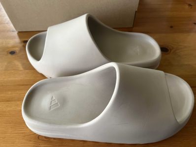 adidas YEEZY Slide "Pure" (GZ5554)