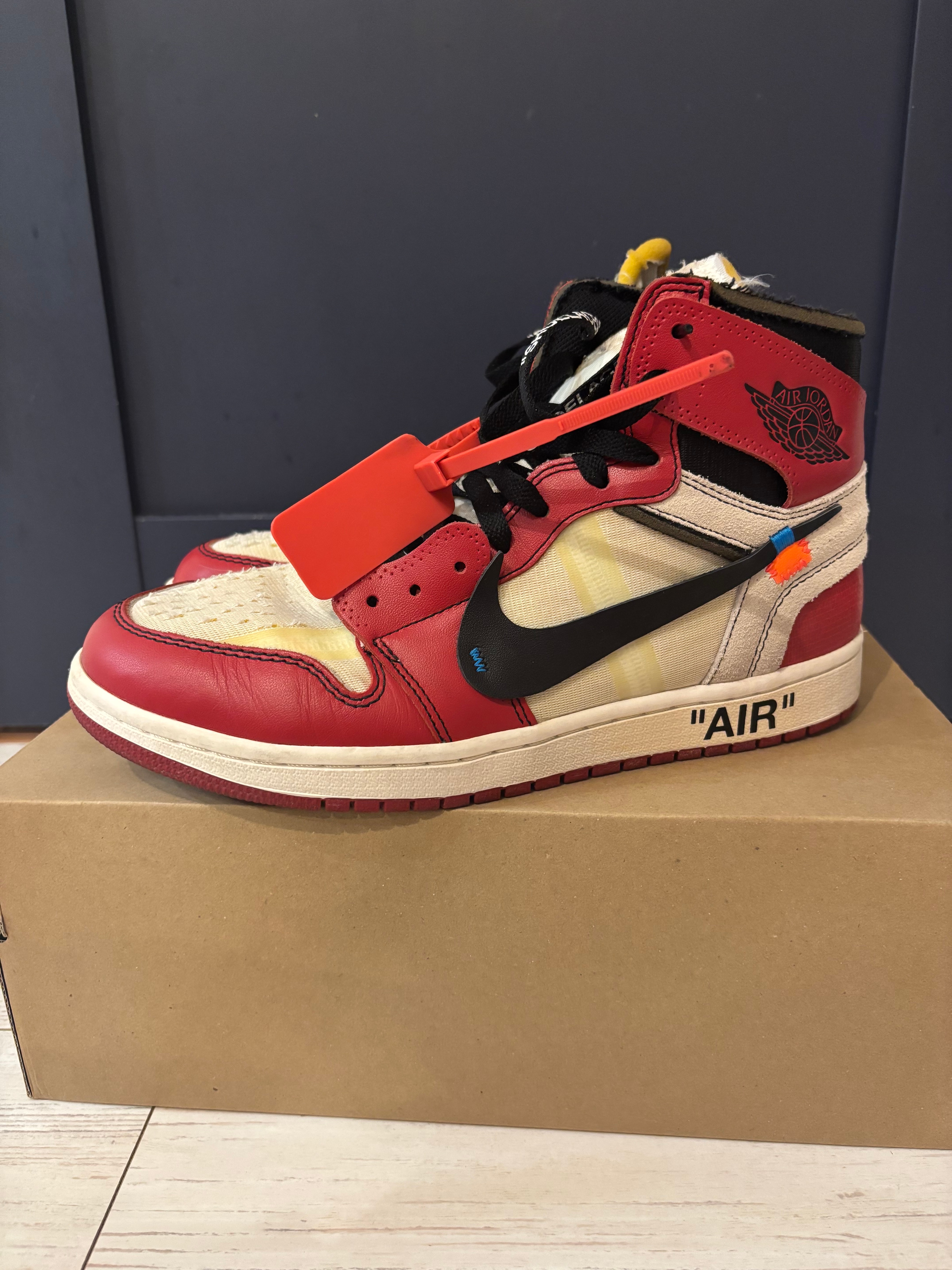 Off-White × Nike Air Jordan 1 Retro High The Ten "Chicago"