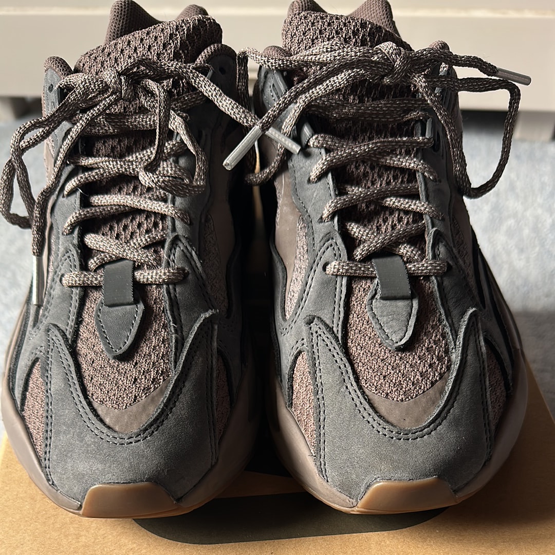 adidas YEEZY Boost 700V2 "Mauve"
