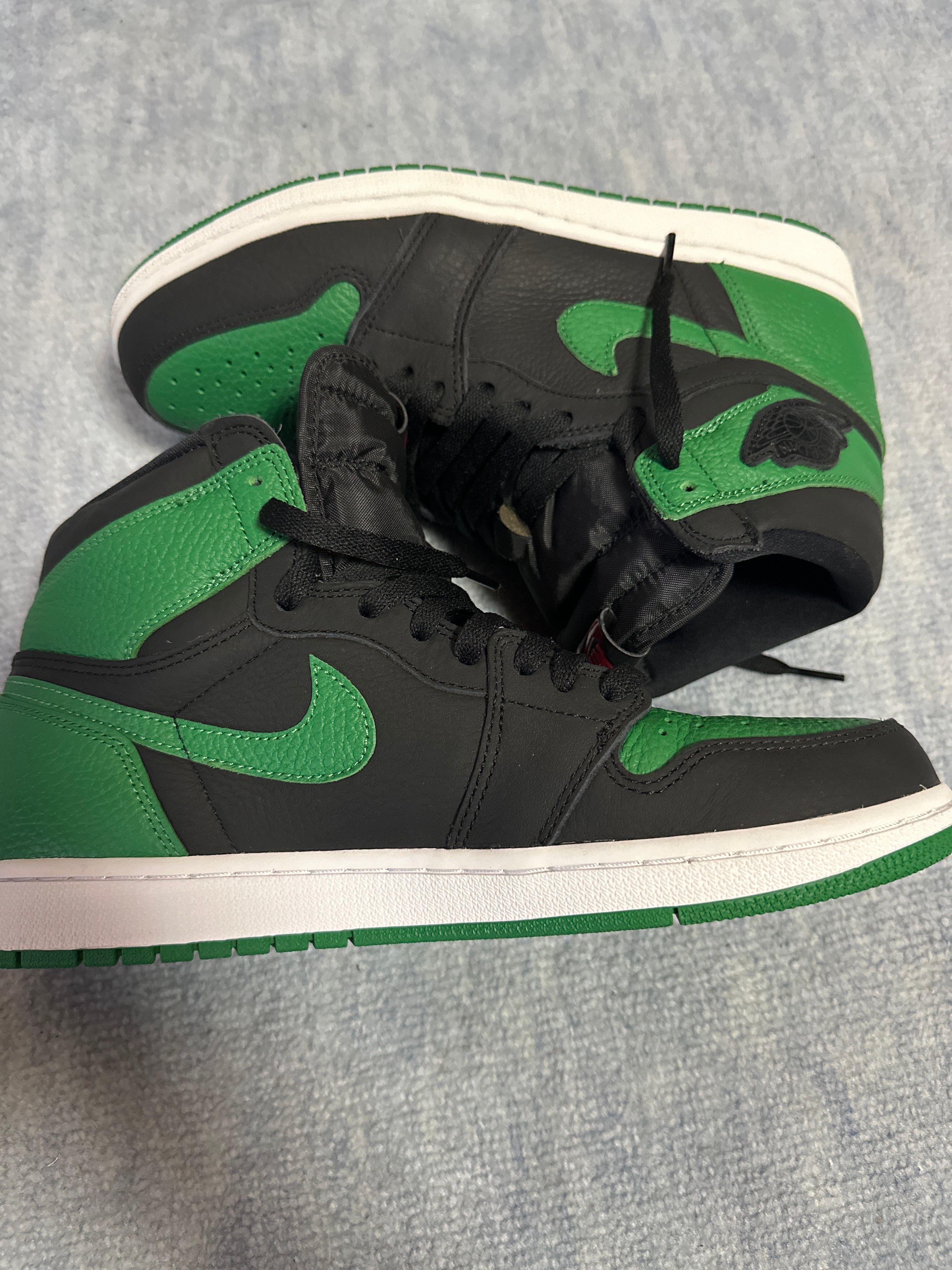 Nike Air Jordan 1 Retro High OG "Black/Pine Green" (2020)