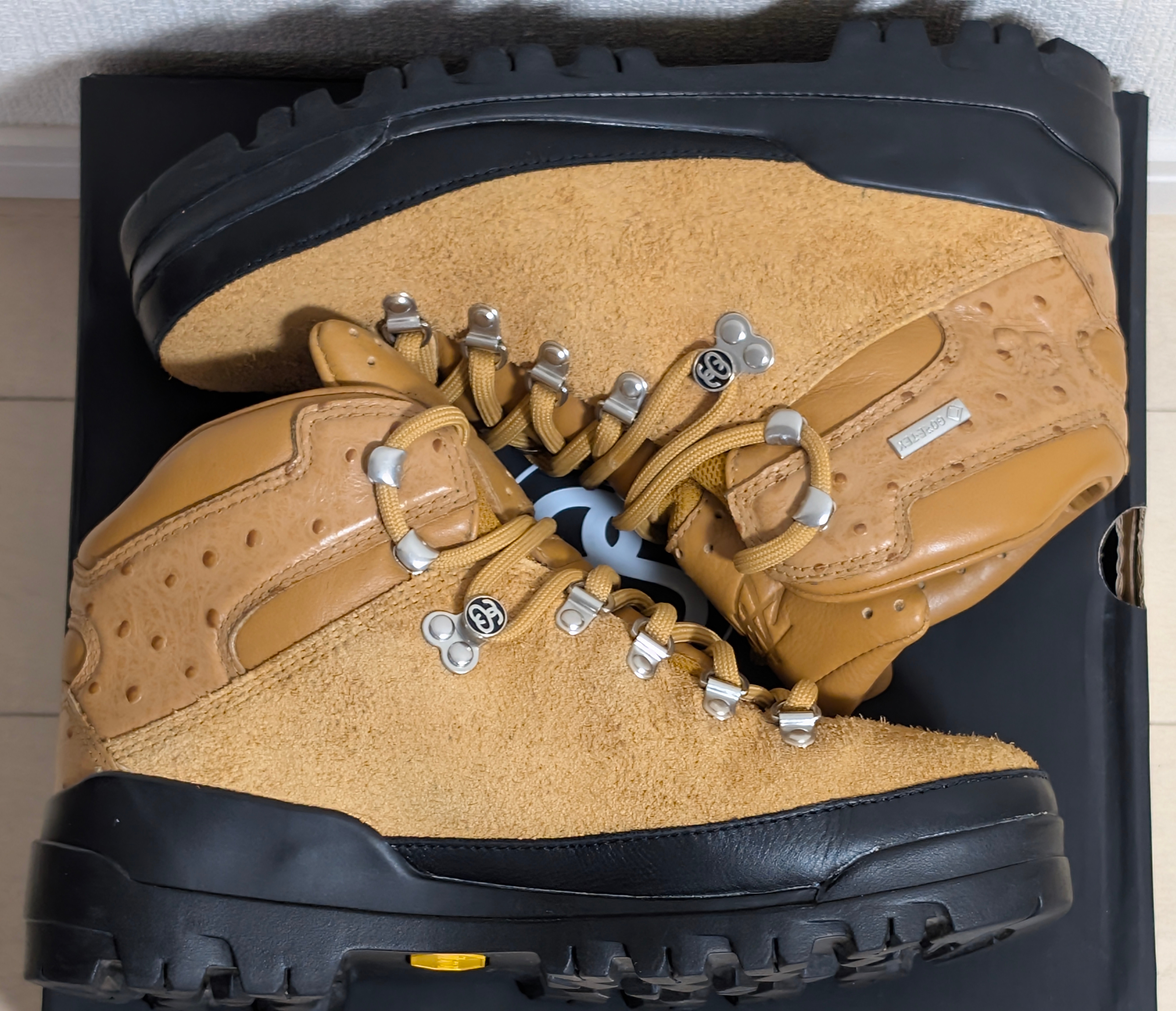 Stussy × Timberland GORE-TEX World Hiker Boot "Beige"