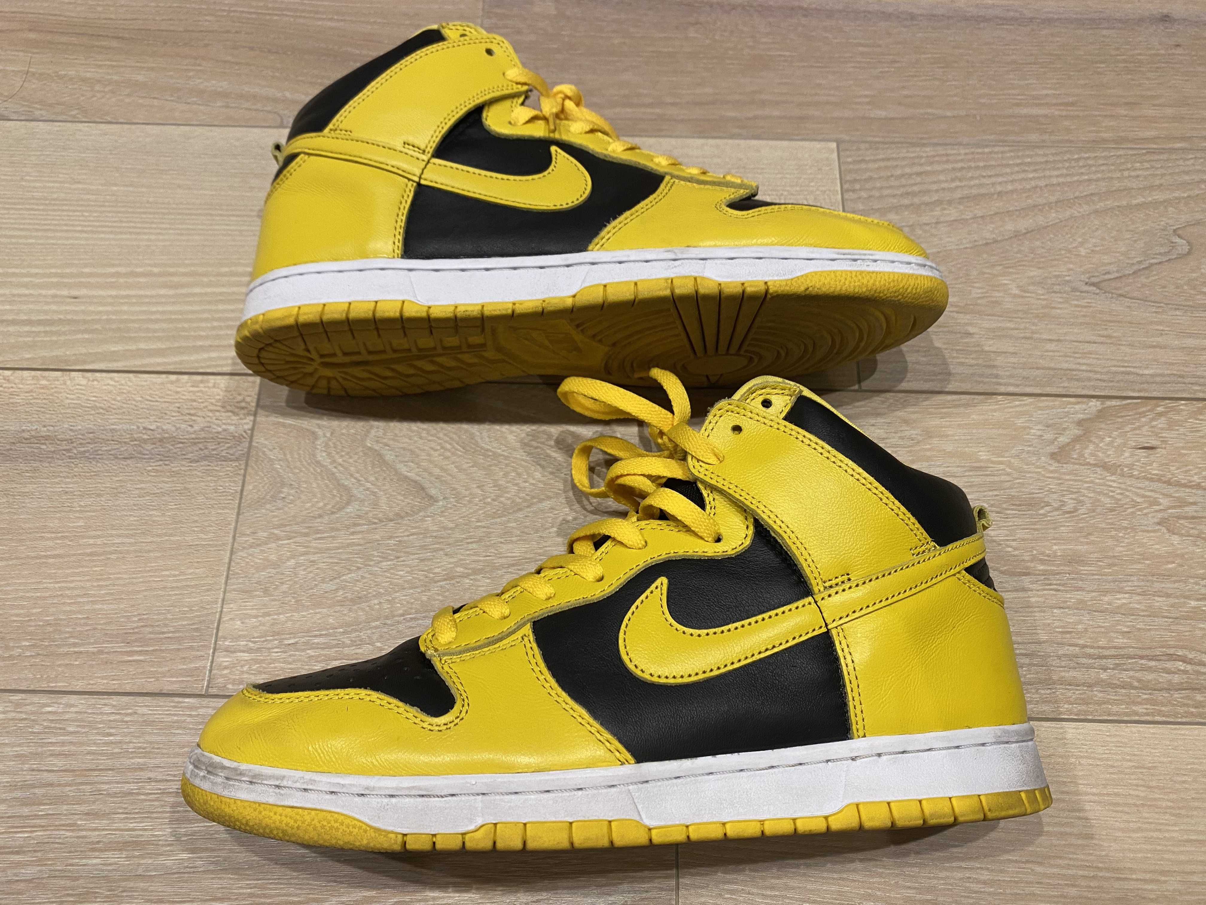 Nike Dunk High "Black/Varsity Maize"