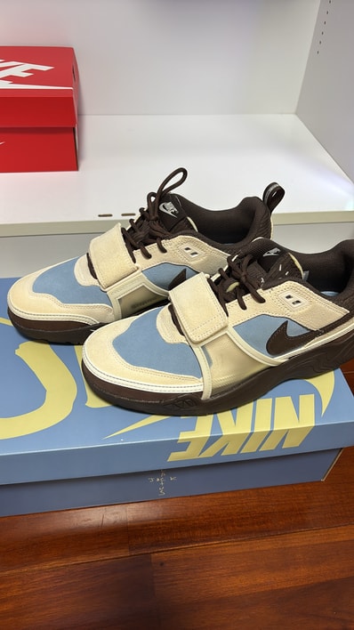 Travis Scott × Nike Zoom Field Jaxx "Pale Ivory and Leche Blue"