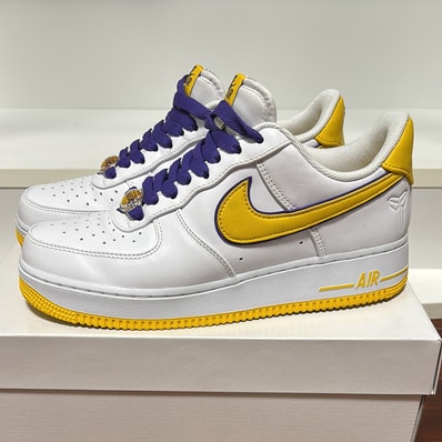 Kobe Bryant × Nike Air Force 1 Low Retro QS "Varsity Maize and Varsity Purple"