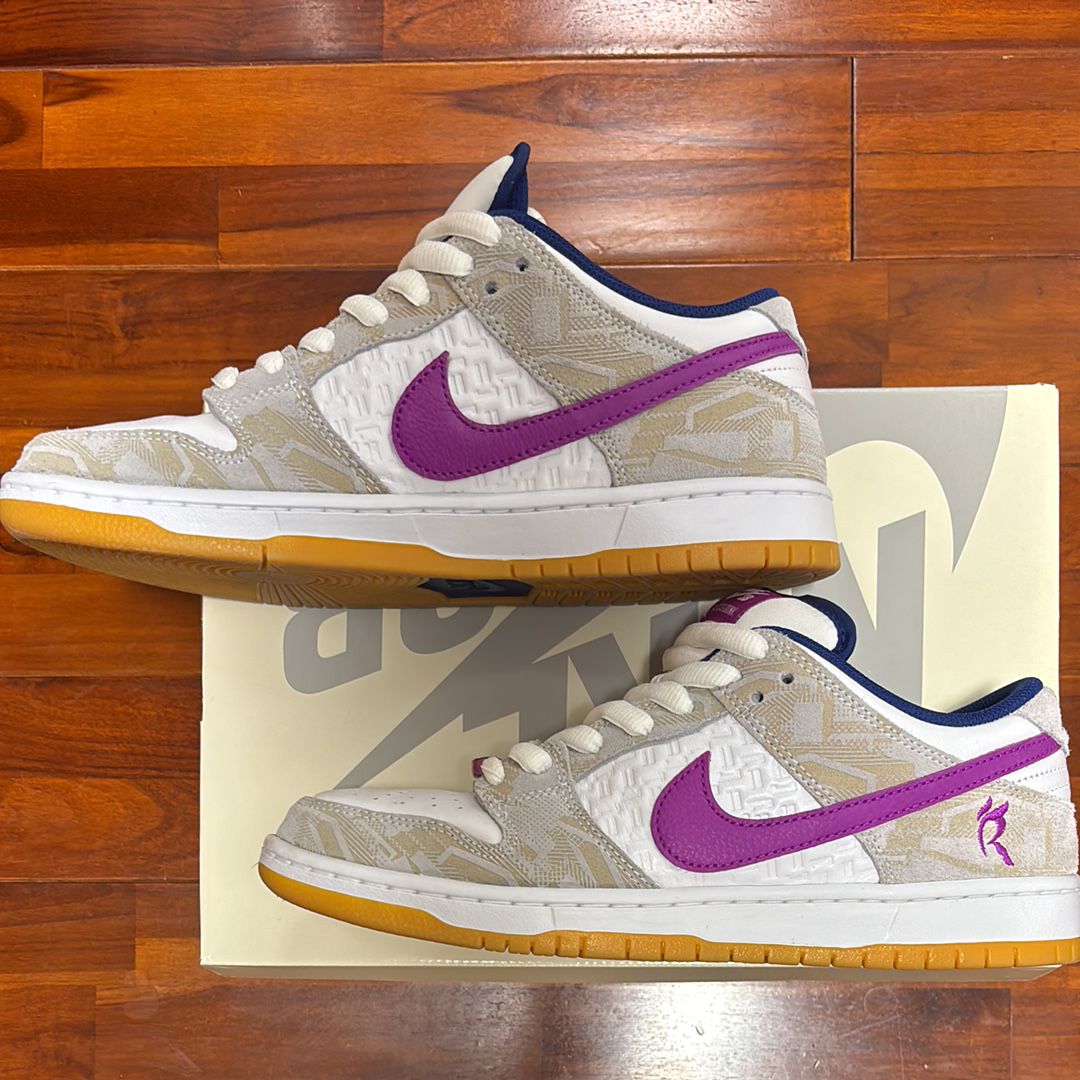 Rayssa Leal × Nike SB Dunk Low PRM "Pure Platinum and Vivid Purple"