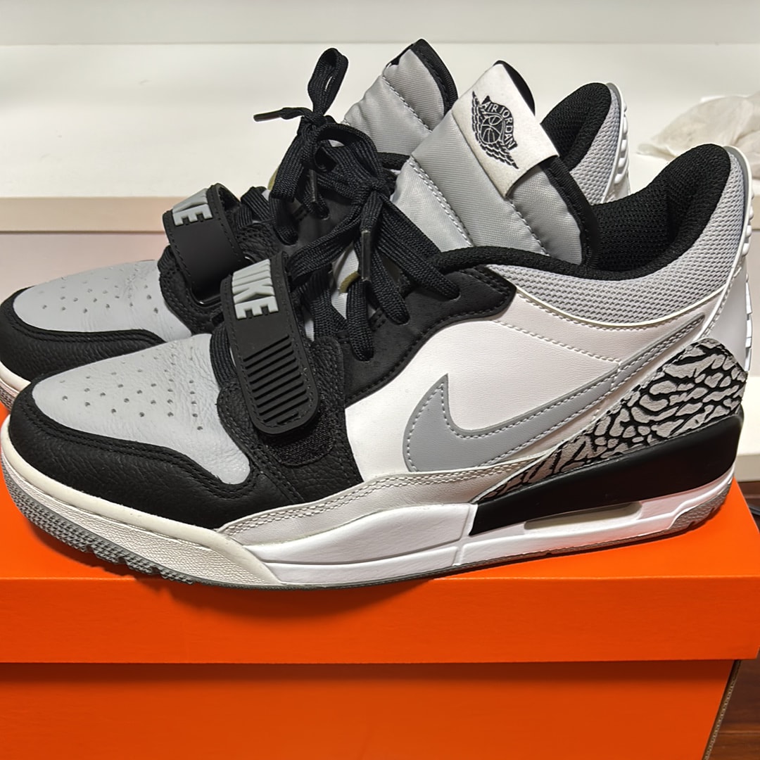 ナイキ ジョーダン レガシー 312 ロー "ライトスモークグレー"