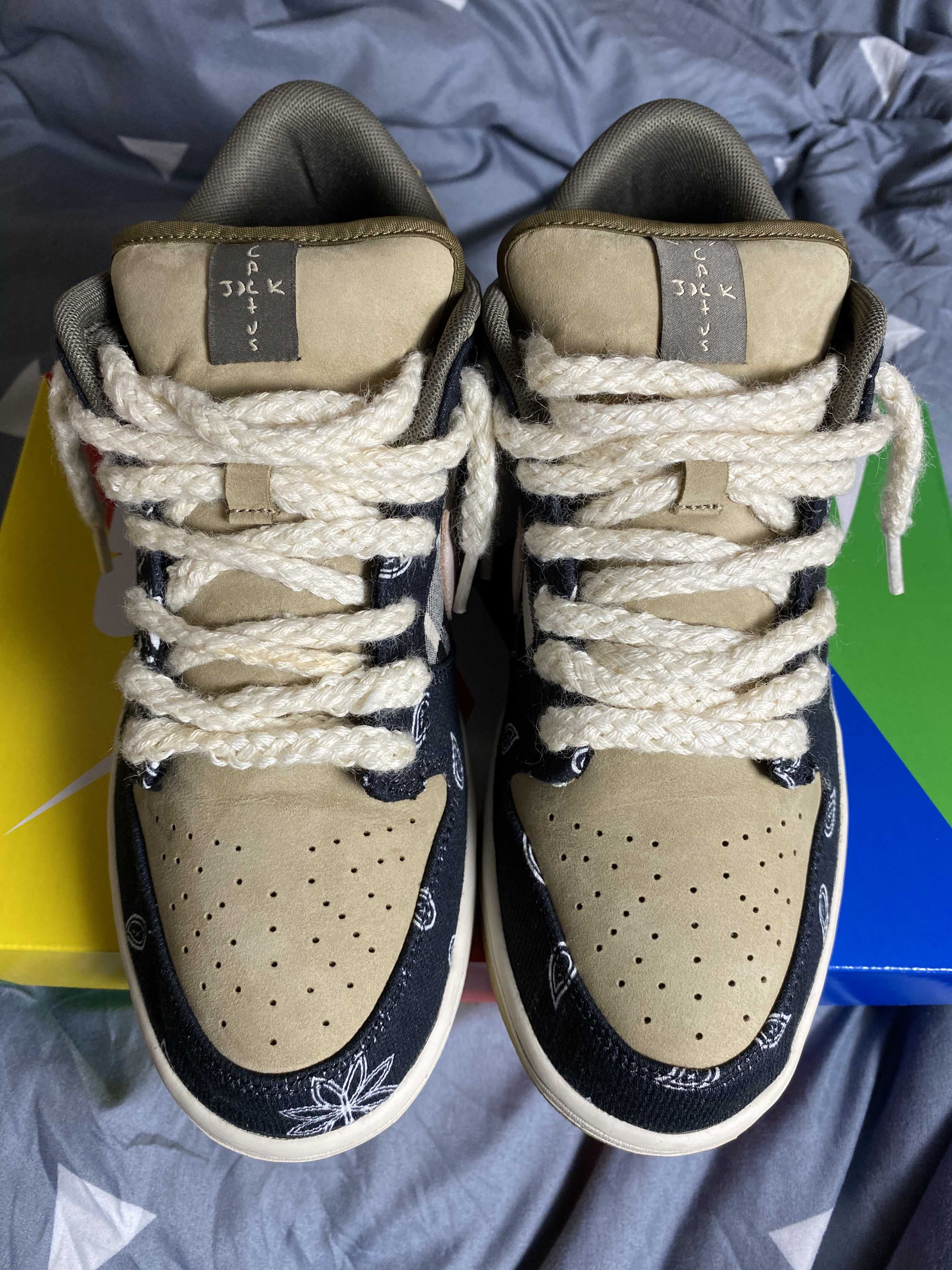 Travis Scott × Nike SB Dunk Low "Black/Parachute Beige"