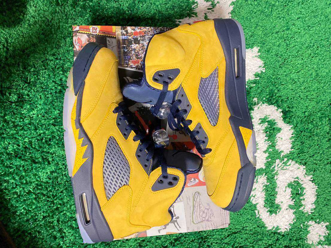 NIKE AIR JORDAN 5 "MICHIGAN"