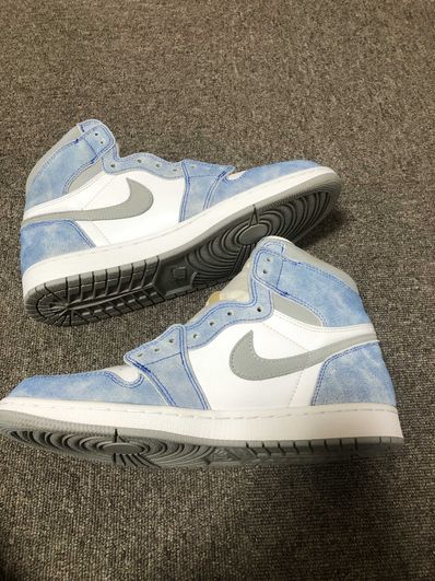 Nike Air Jordan 1 High OG "Hyper Royal"