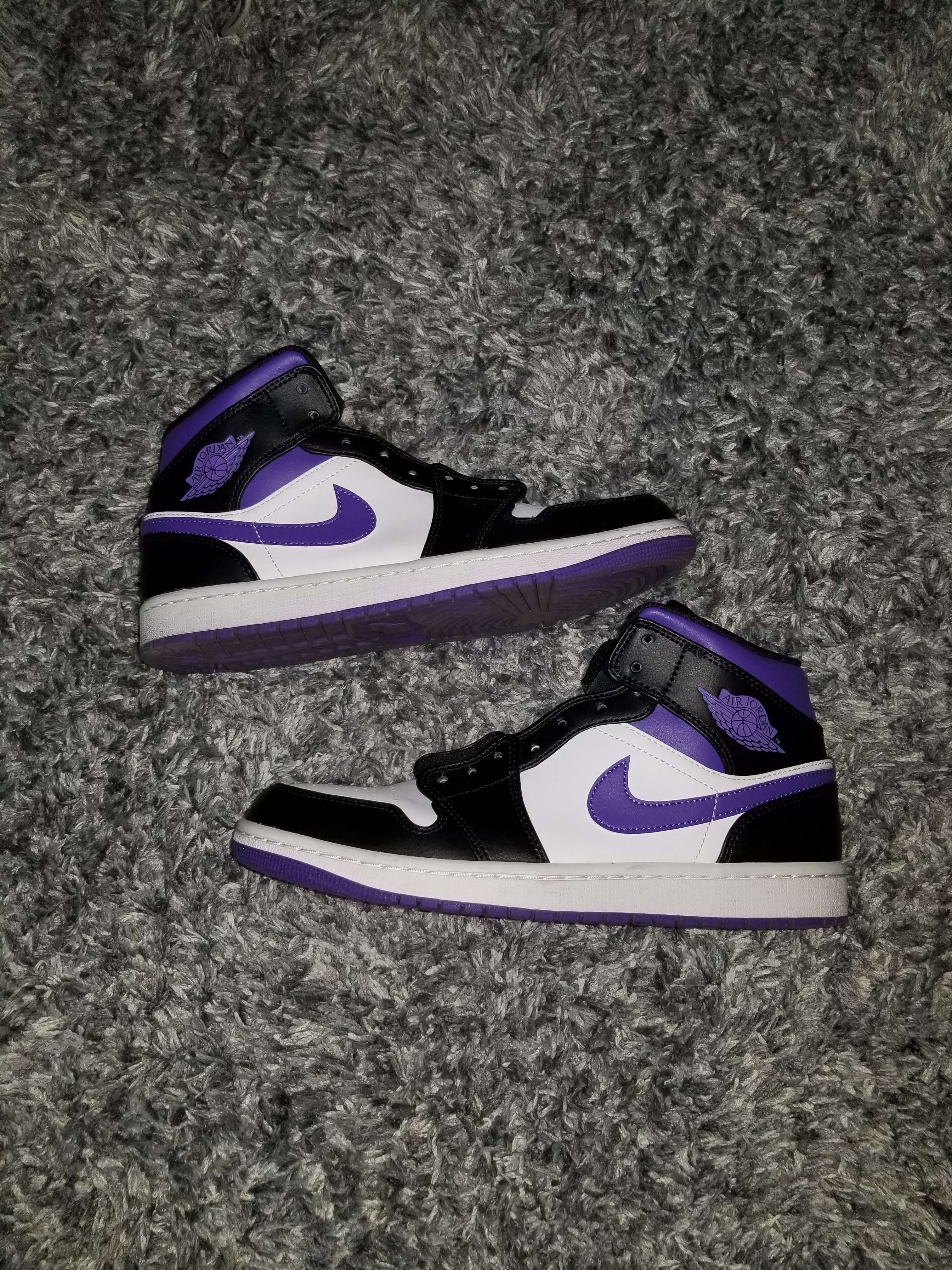 Nike Air Jordan 1 Mid "Black/Court Purple"