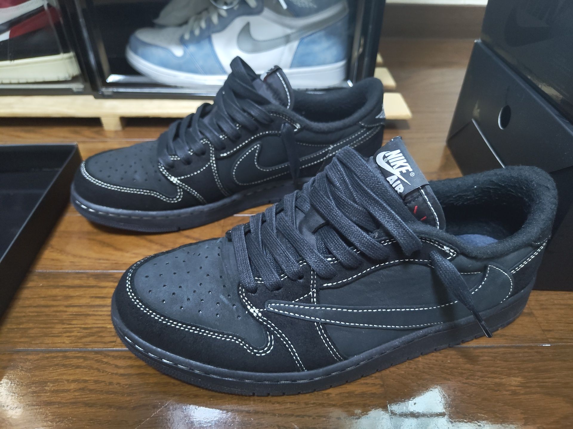 Travis Scott × Nike Air Jordan 1 Low OG SP "Black Phantom"