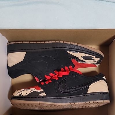 Sole Fly × Nike Air Jordan 1 Low "Black and Sport Red"