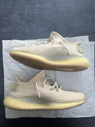 adidas YEEZY Boost 350 V2