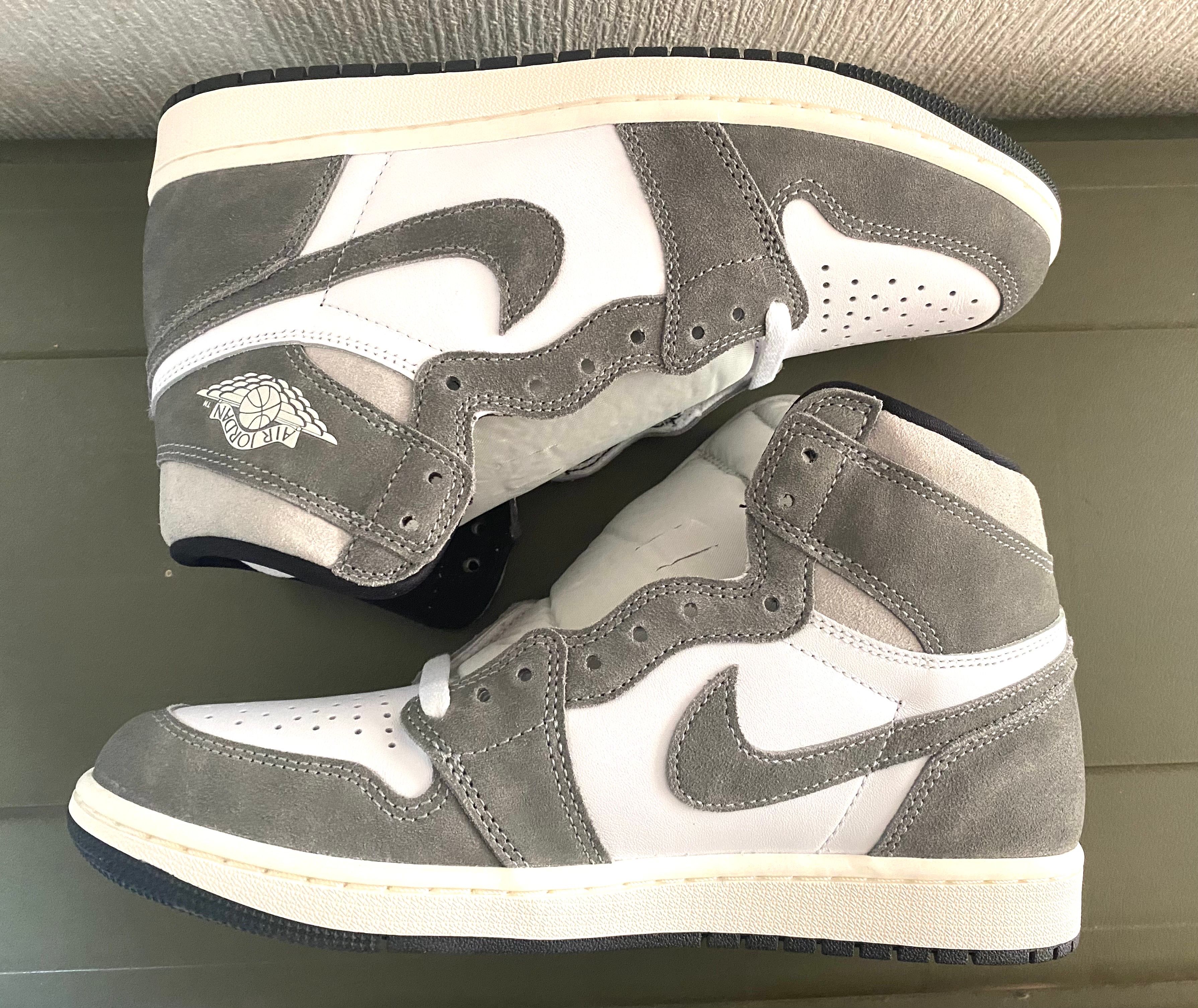 Nike Air Jordan 1 Retro High OG "Black and Smoke Grey"