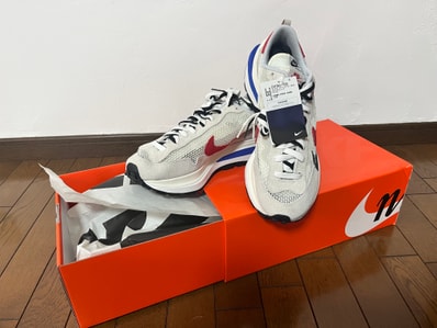 sacai × Nike Vapor Waffle "Royal Fuchsia"