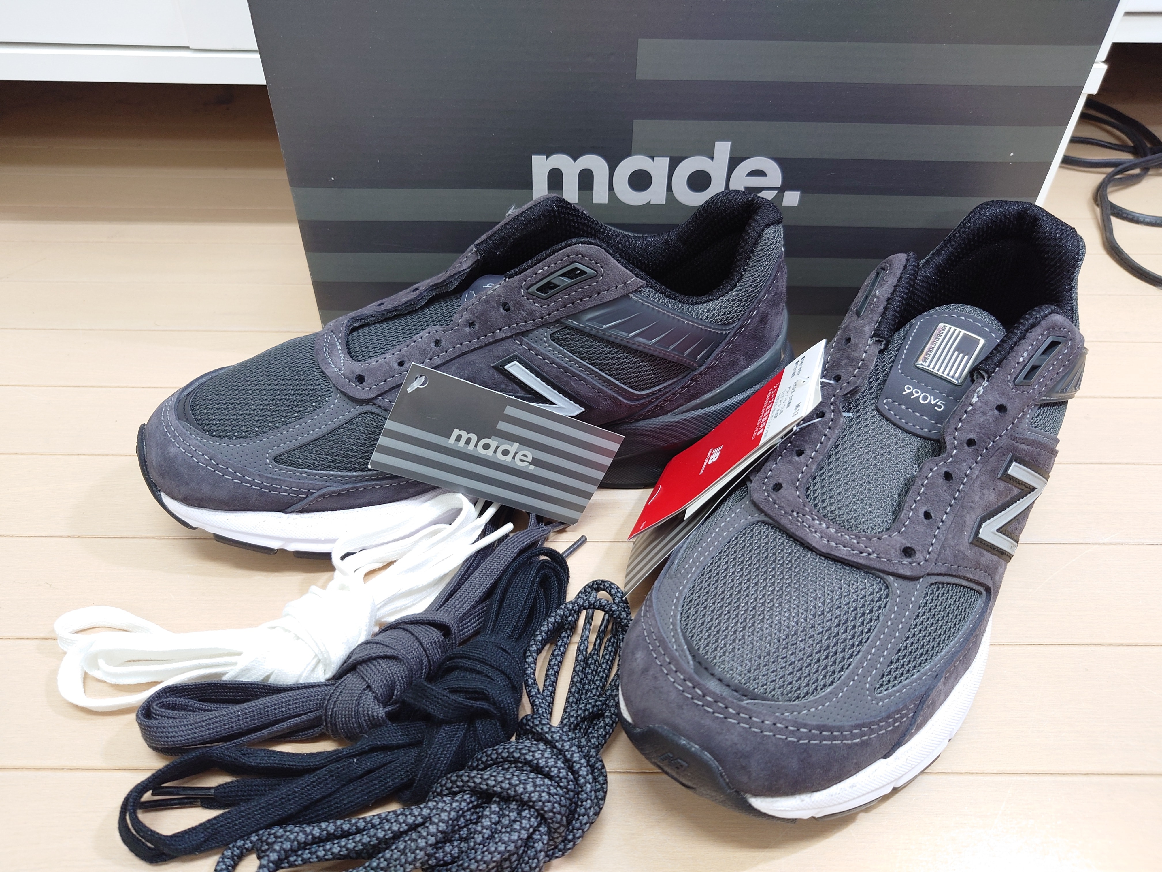 UNITED ARROWS × New Balance 990V5 "Charcoal"