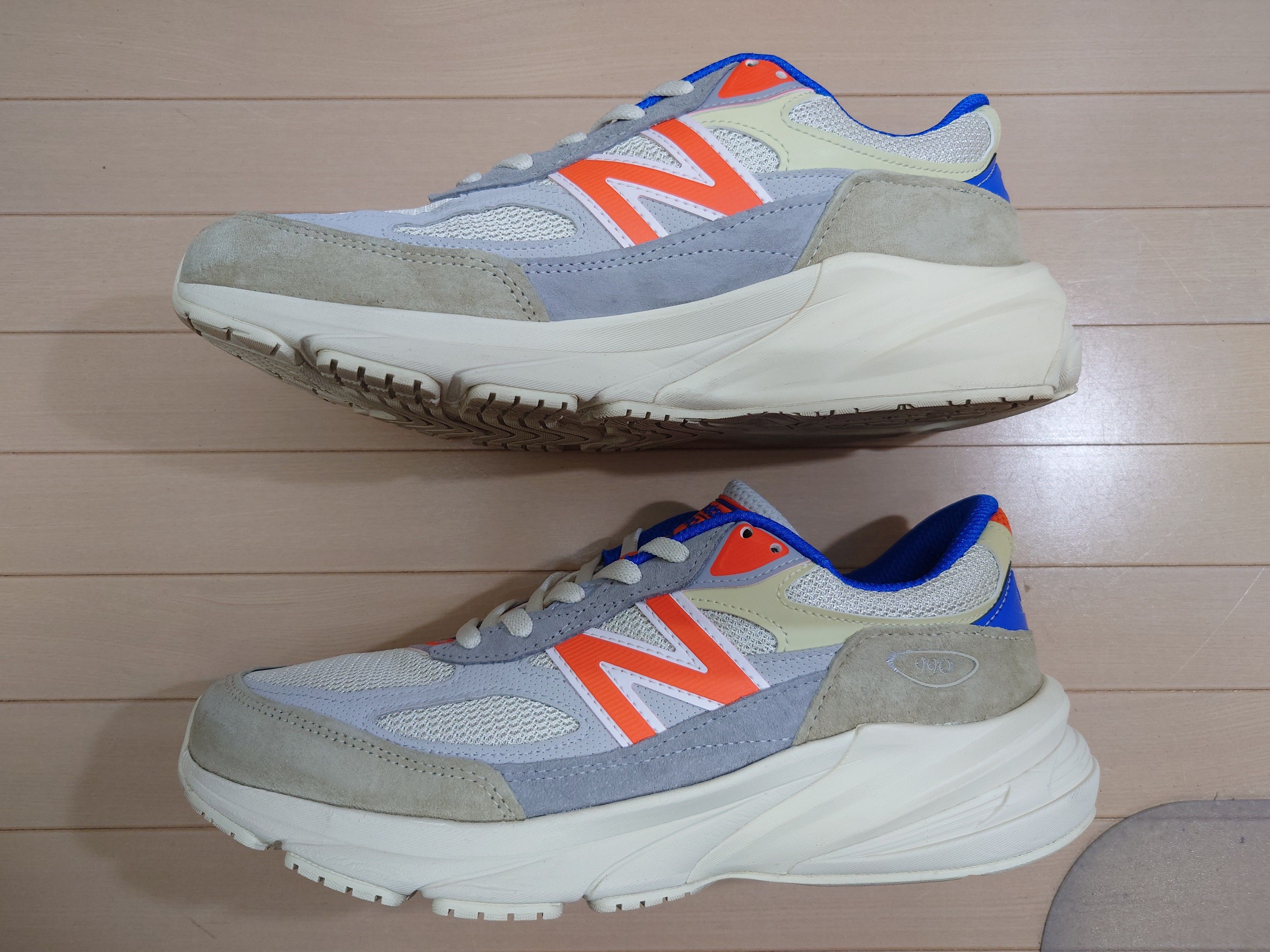 KITH × New Balance 990V6 Madison Square Garden "Sanddrift"