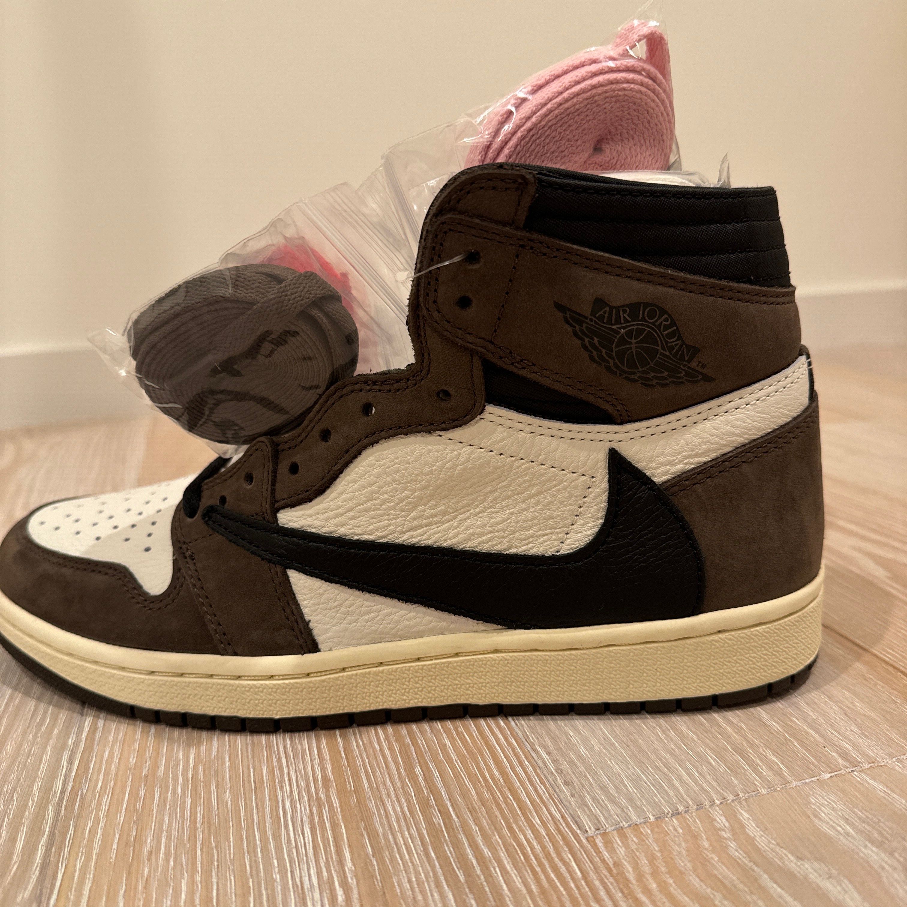 Travis Scott × Nike Air Jordan 1 Retro High OG TS SP "Sail/Dark Mocha"