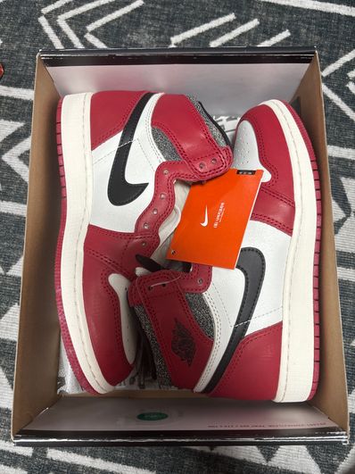 Nike GS Air Jordan 1 High OG "Lost & Found/Chicago"