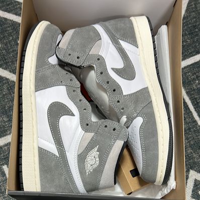 Nike Air Jordan 1 Retro High OG "Black and Smoke Grey"