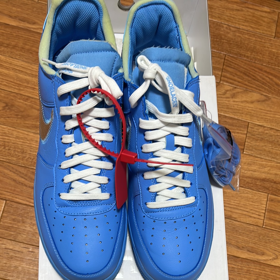 オフホワイト × ナイキ エアフォース1 ロー "MCAユニバーシティブルー"