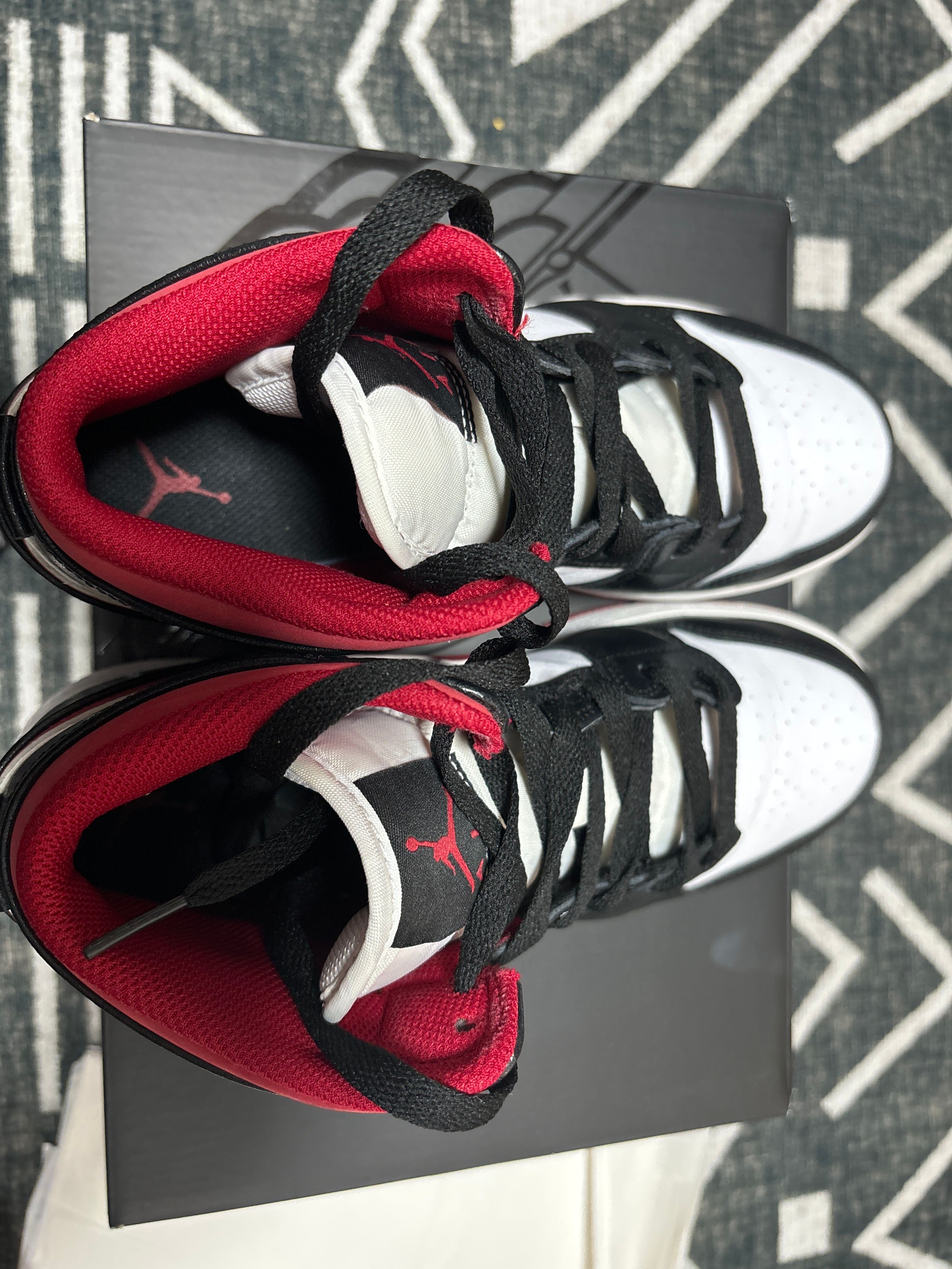 NIKE GS AIR JORDAN 1 MID "WHITE/GYM RED/BLACK"