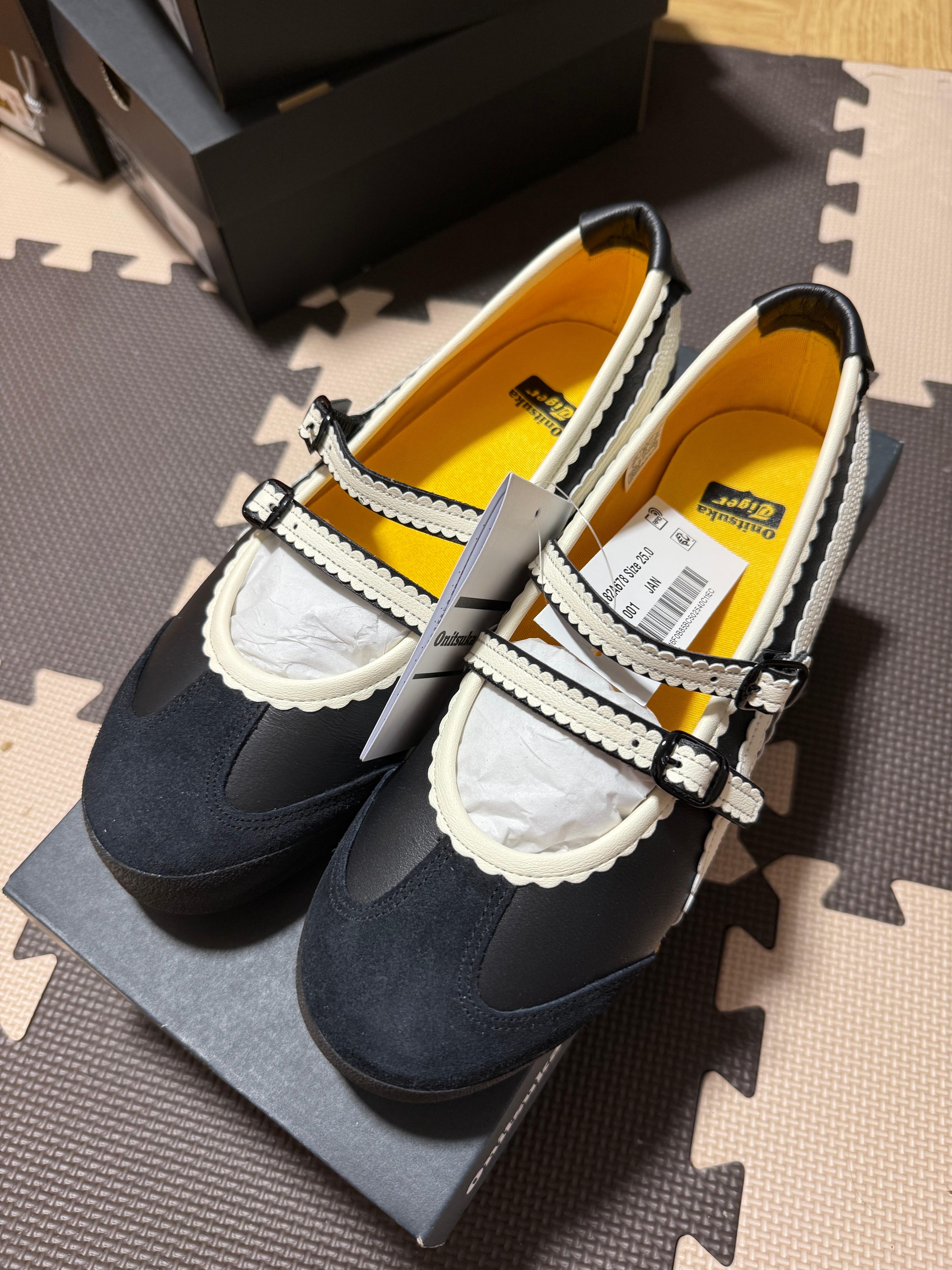 Onitsuka Tiger Women's Mexico 66 TGRS "Black/Cream"