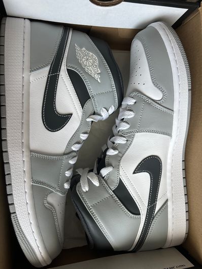 Nike Air Jordan 1 Mid "Grey White/Anthracite"