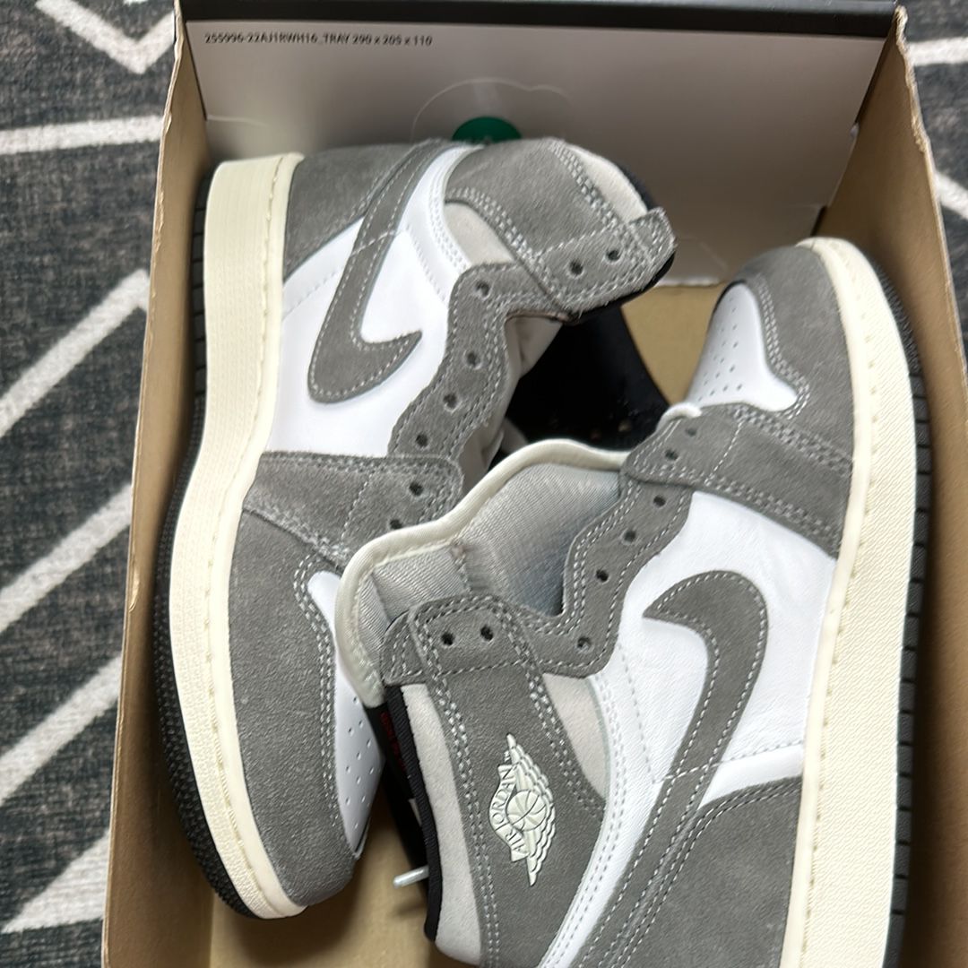 Nike GS Air Jordan 1 Retro High OG "Black and Smoke Grey"