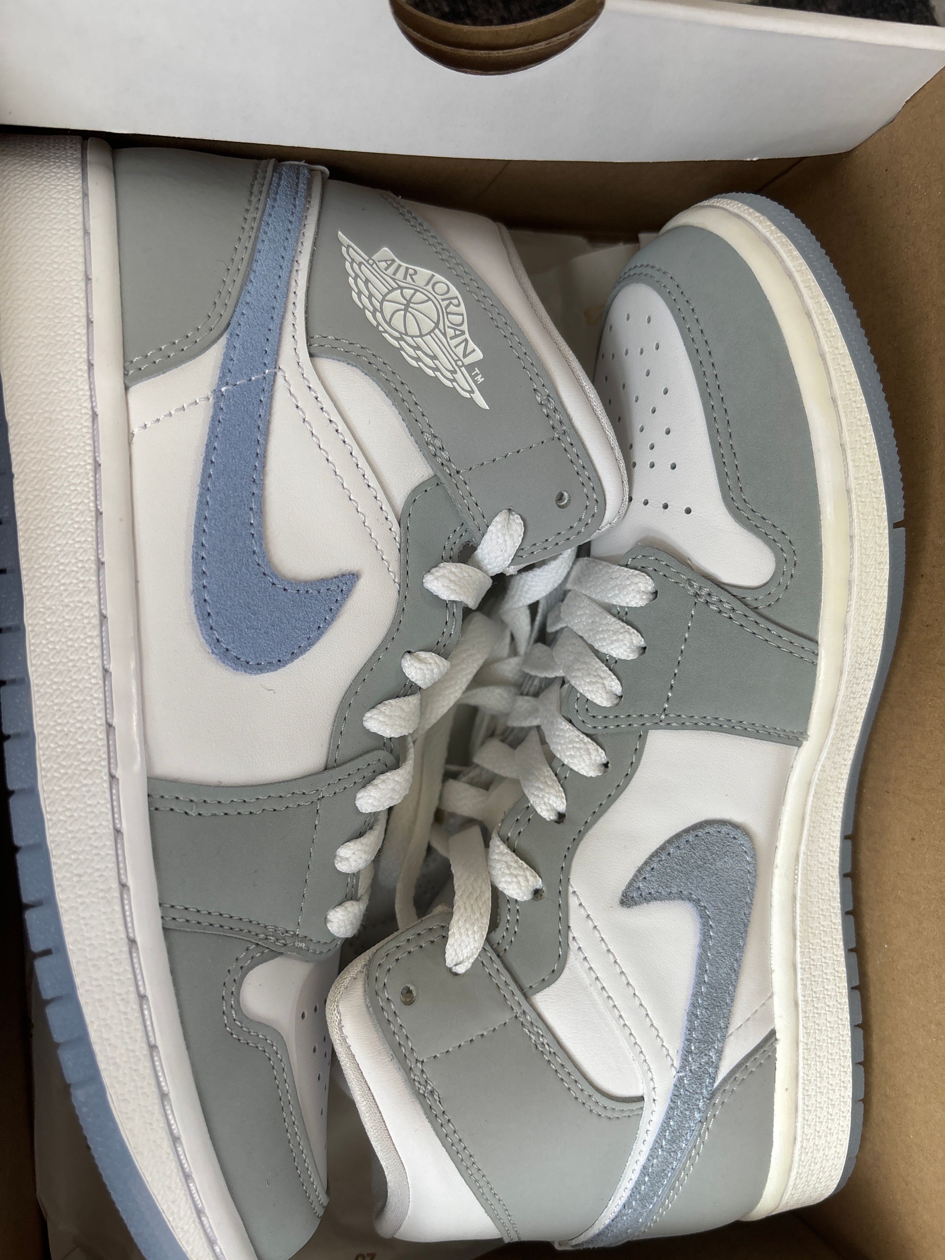 Nike Women's Air Jordan 1 Mid "Wolf Grey"