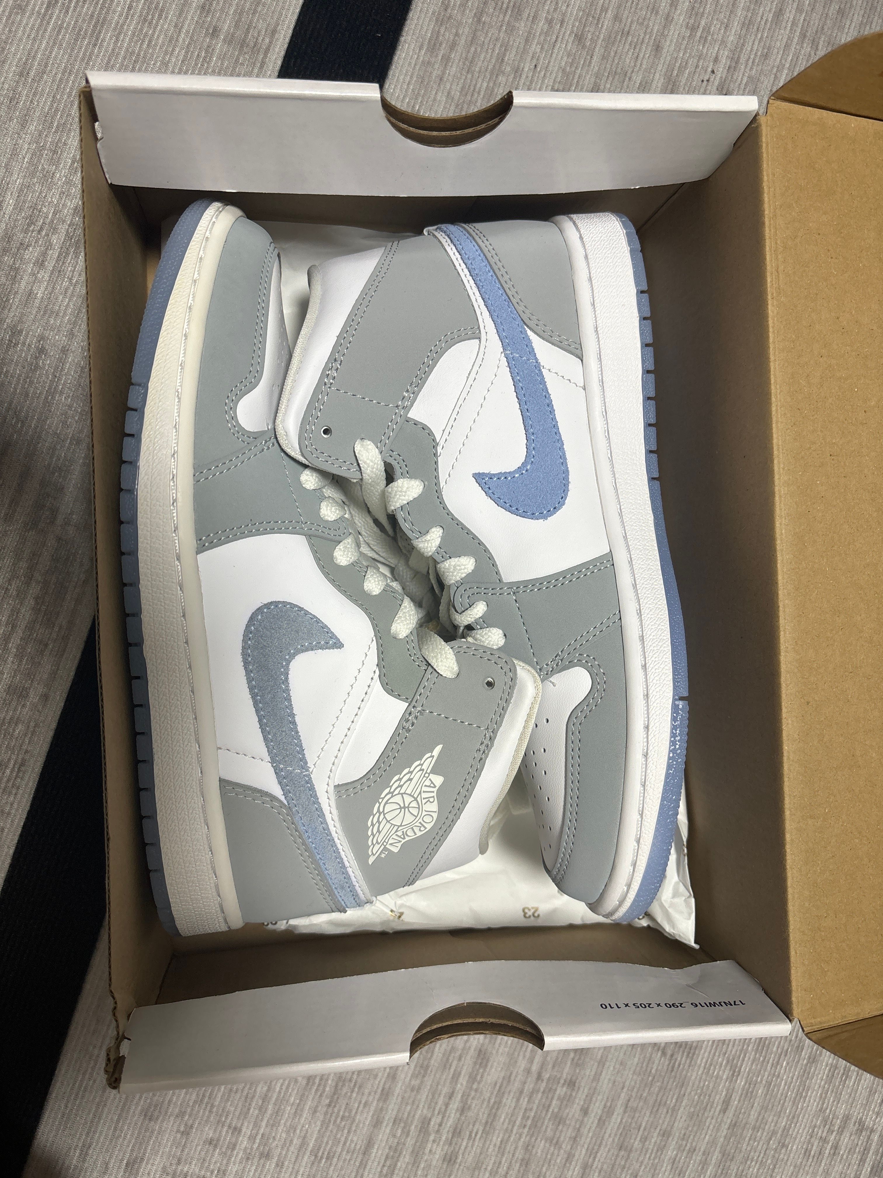 Nike Women's Air Jordan 1 Mid "Wolf Grey"