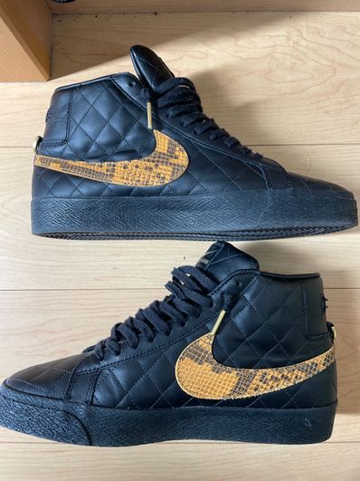 Supreme × Nike SB Blazer Mid "Black"