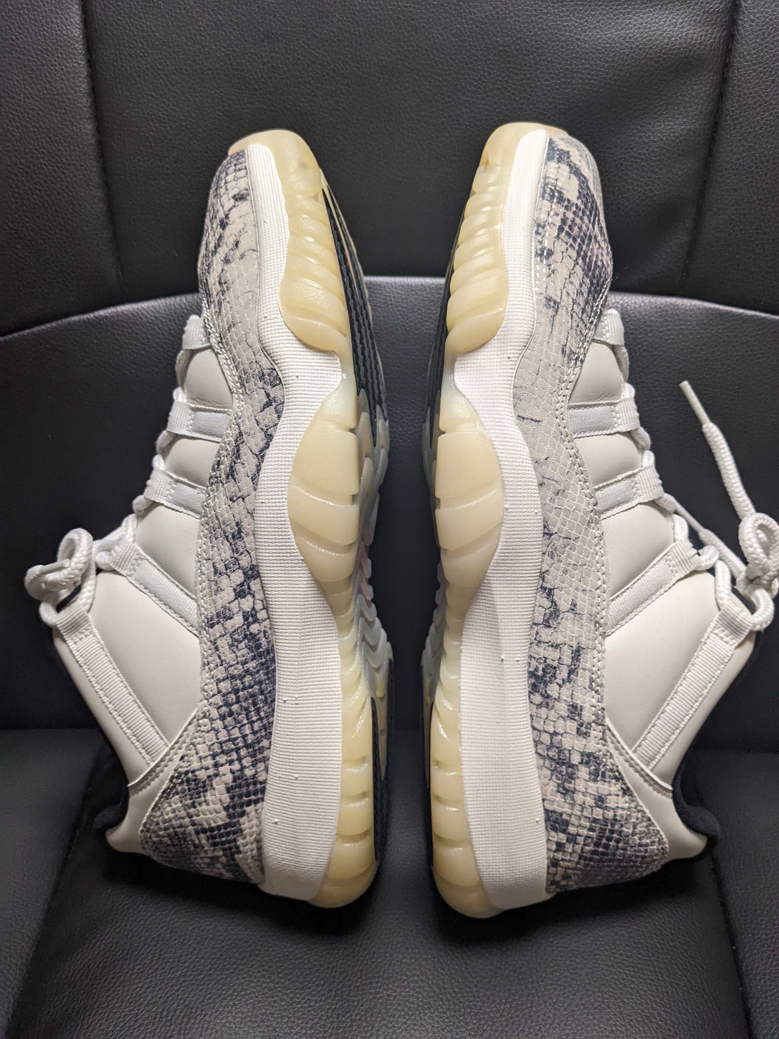 Nike Air Jordan 11 Low Snakeskin "Light Bone/University Red/Sail/Black"