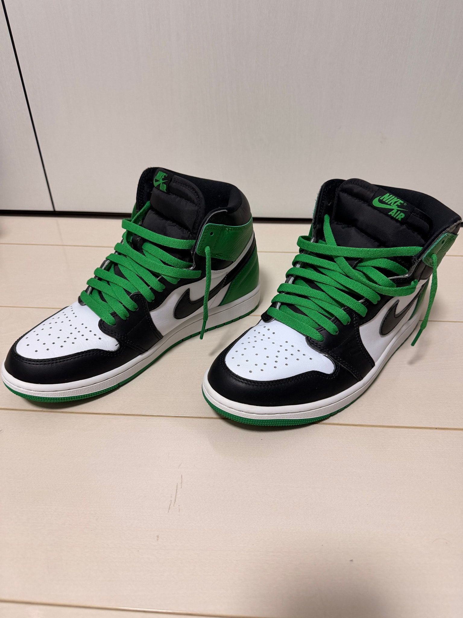 Nike Air Jordan 1 Retro High OG "Celtics/Black and Lucky Green" (2023)