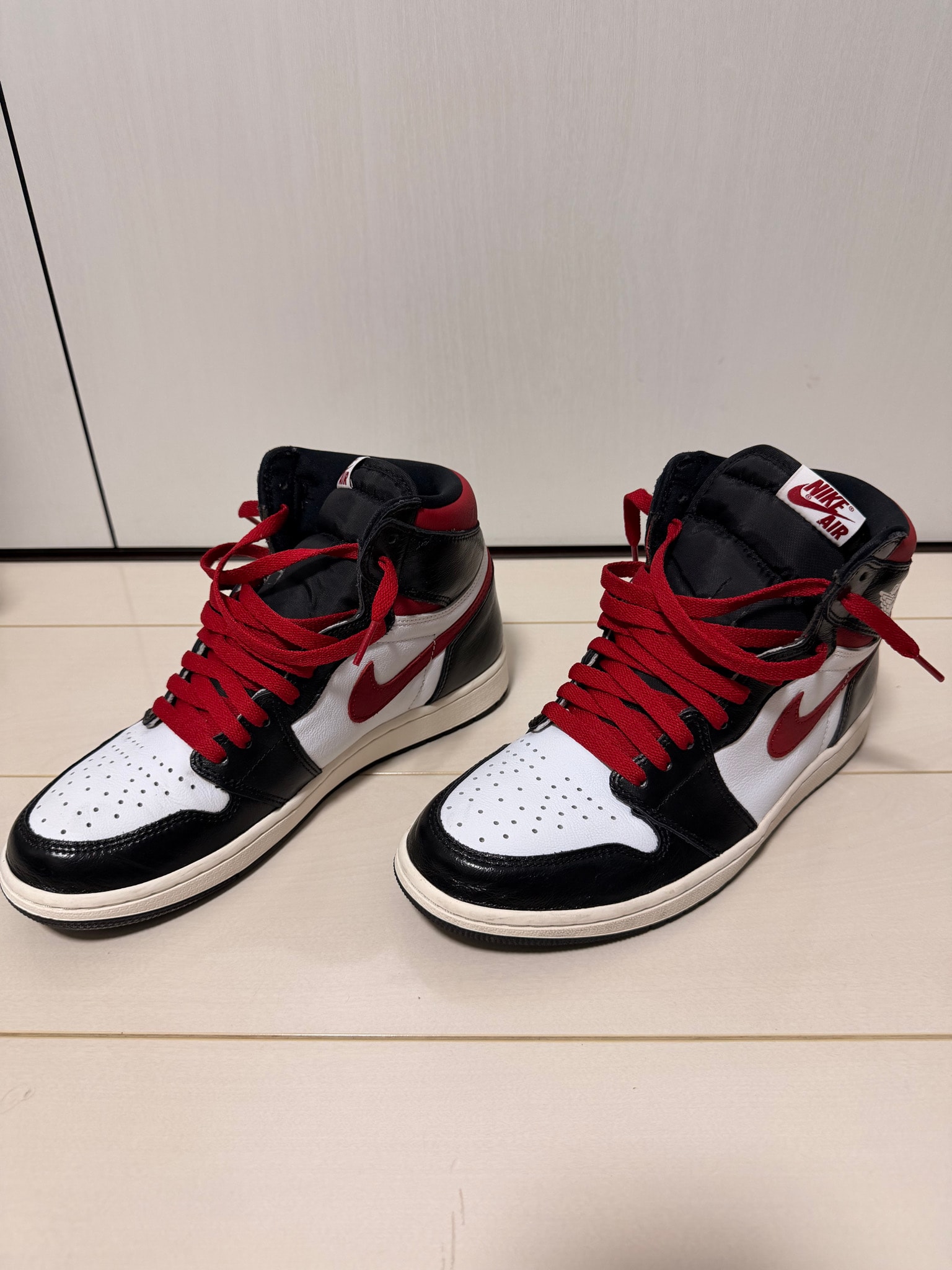 Nike Air Jordan 1 Retro High "Black/White/Sail/Gym Red"