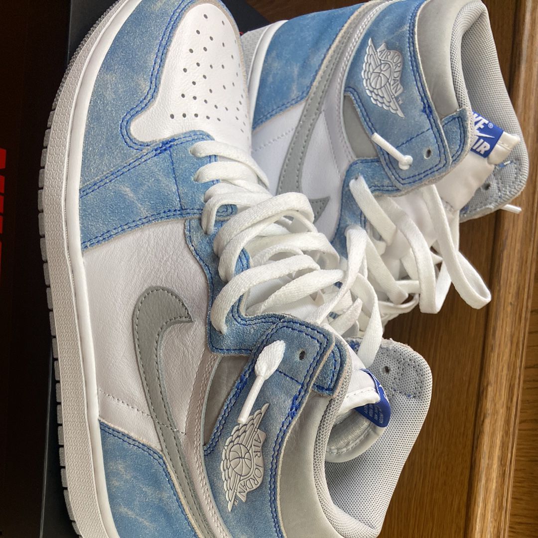 Nike Air Jordan 1 High OG "Hyper Royal"