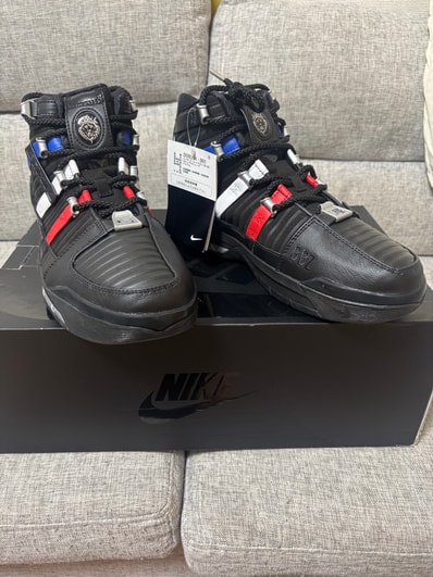 Nike Zoom LeBron 3 "Black and University Red"