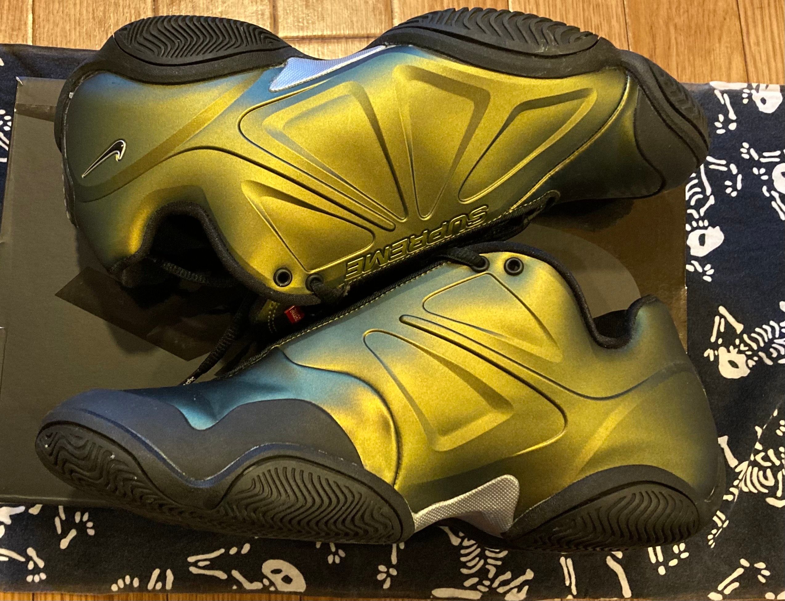 Supreme × Nike Air Zoom Courtposite "Metallic Gold"