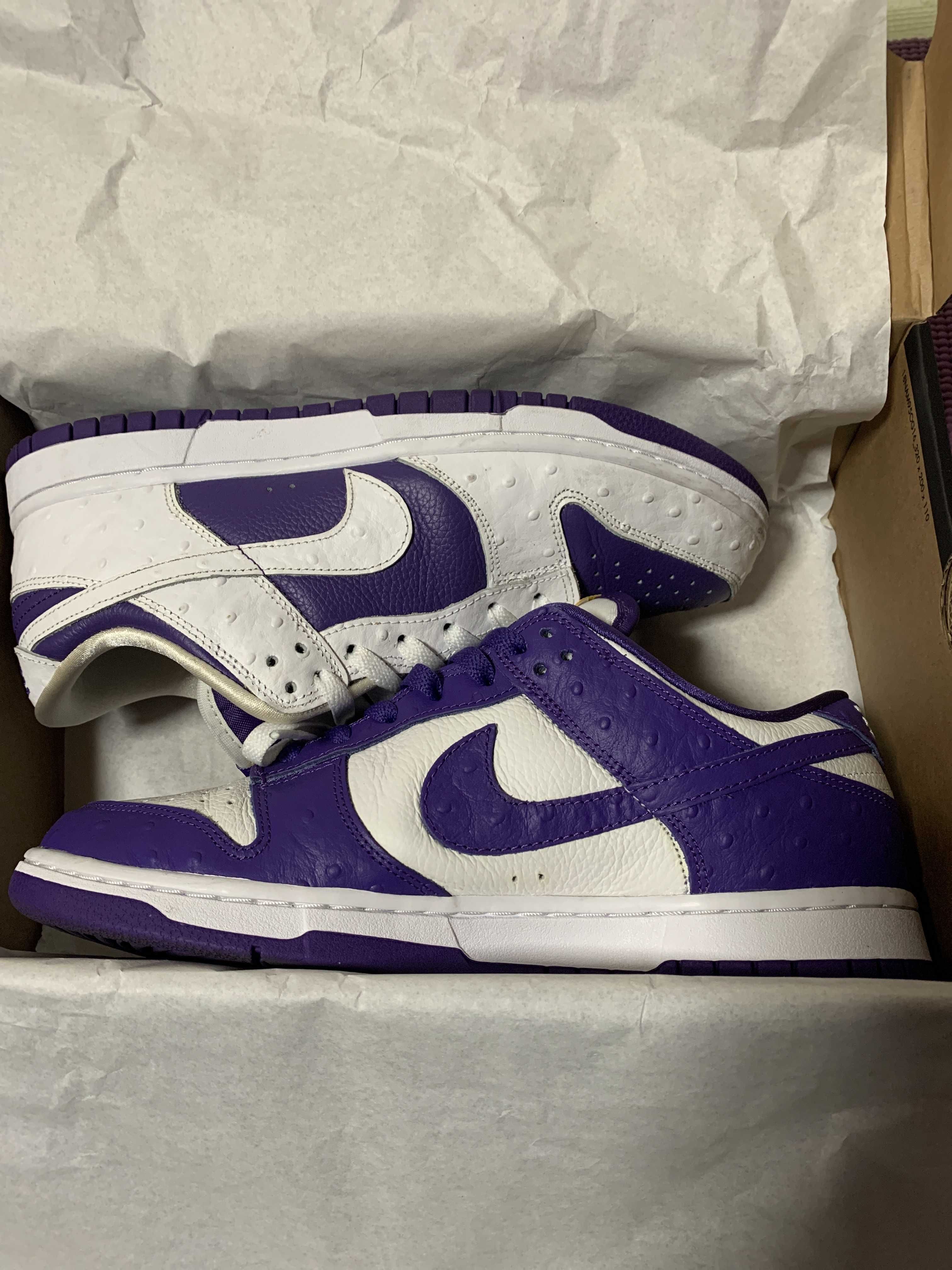 Nike Women's Dunk Low "Made You Look"